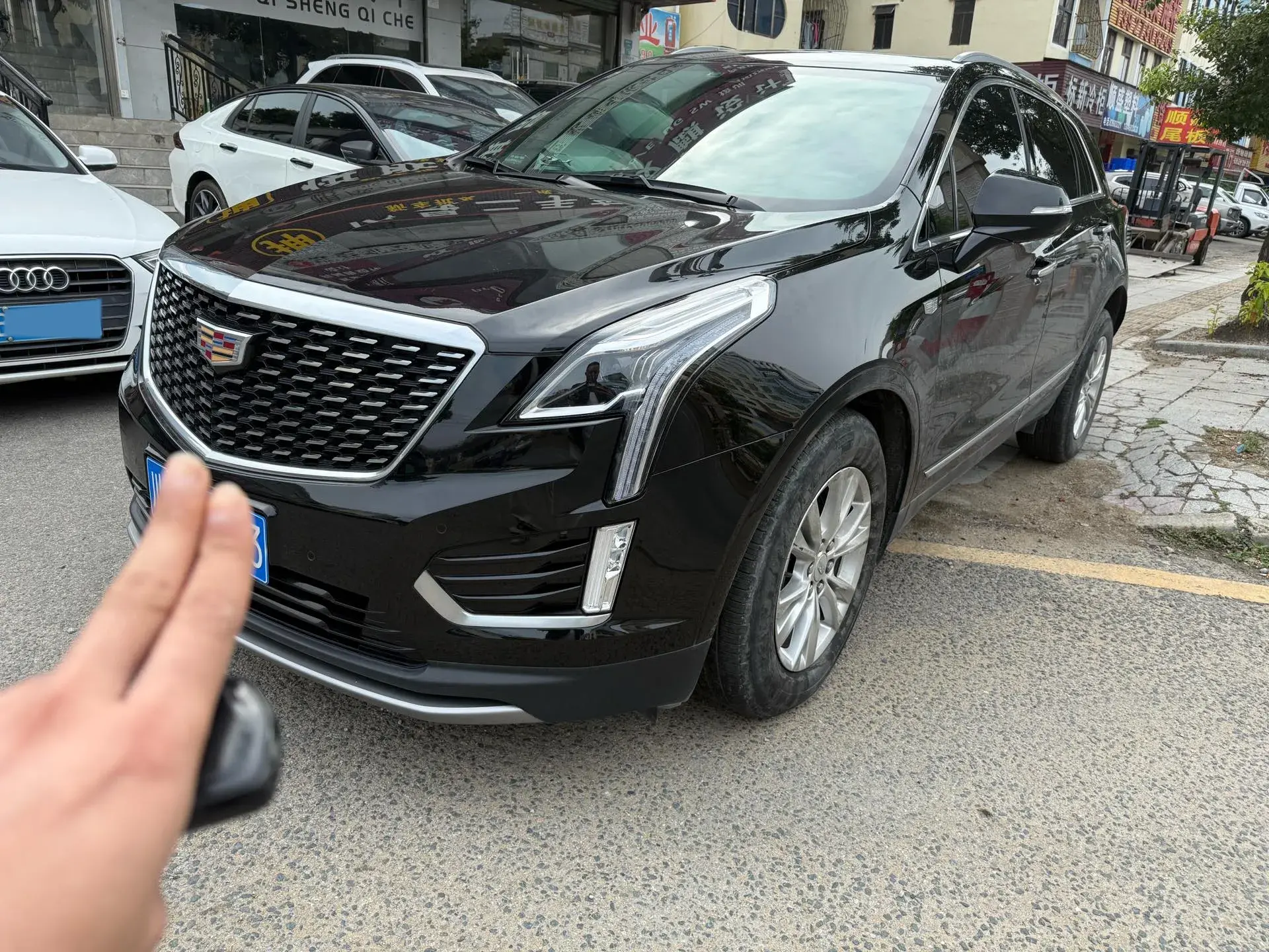 2022 CADILLAC XT5 view 1