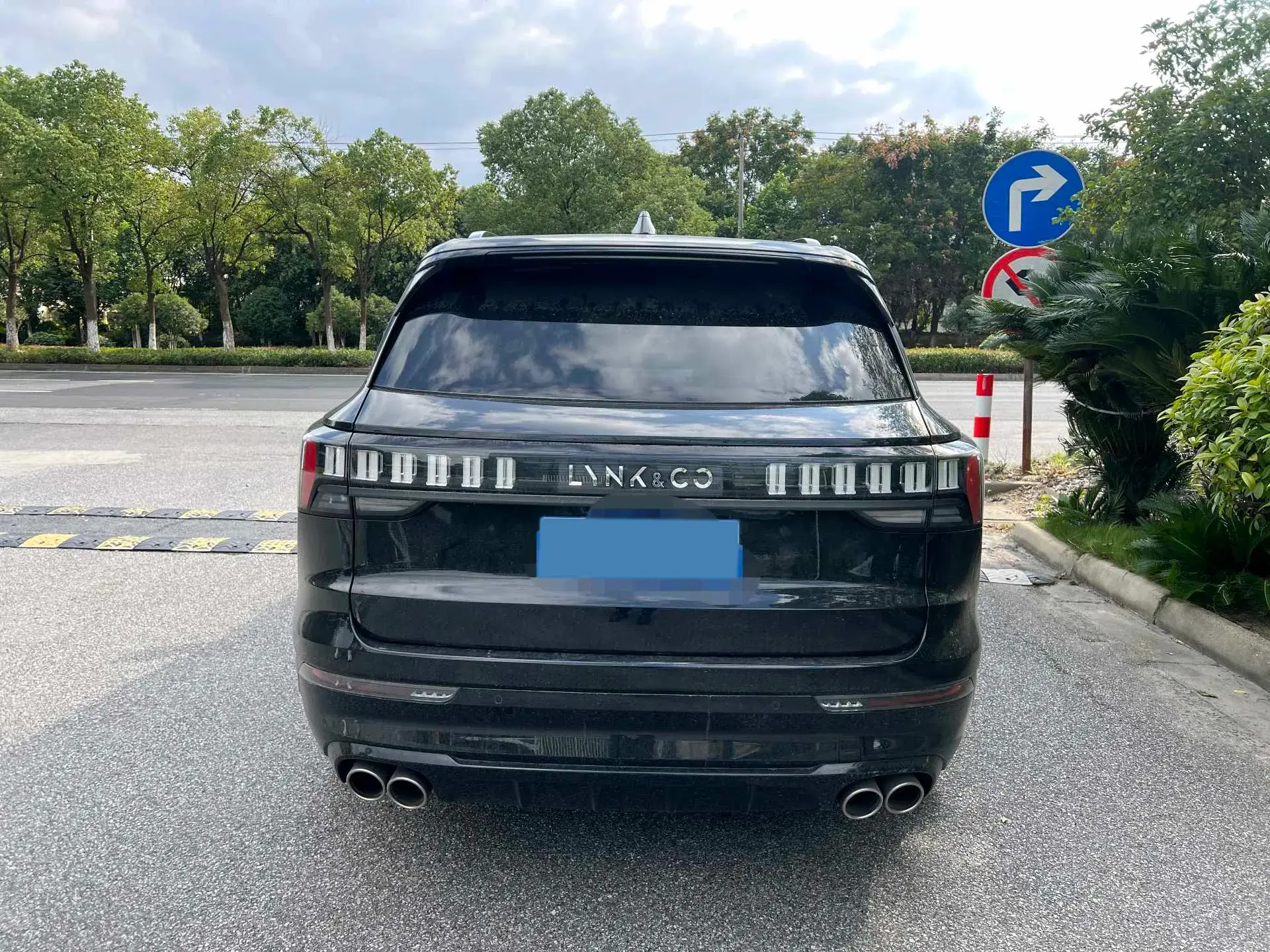 2021 LYNK&CO 09 thumbnail 4