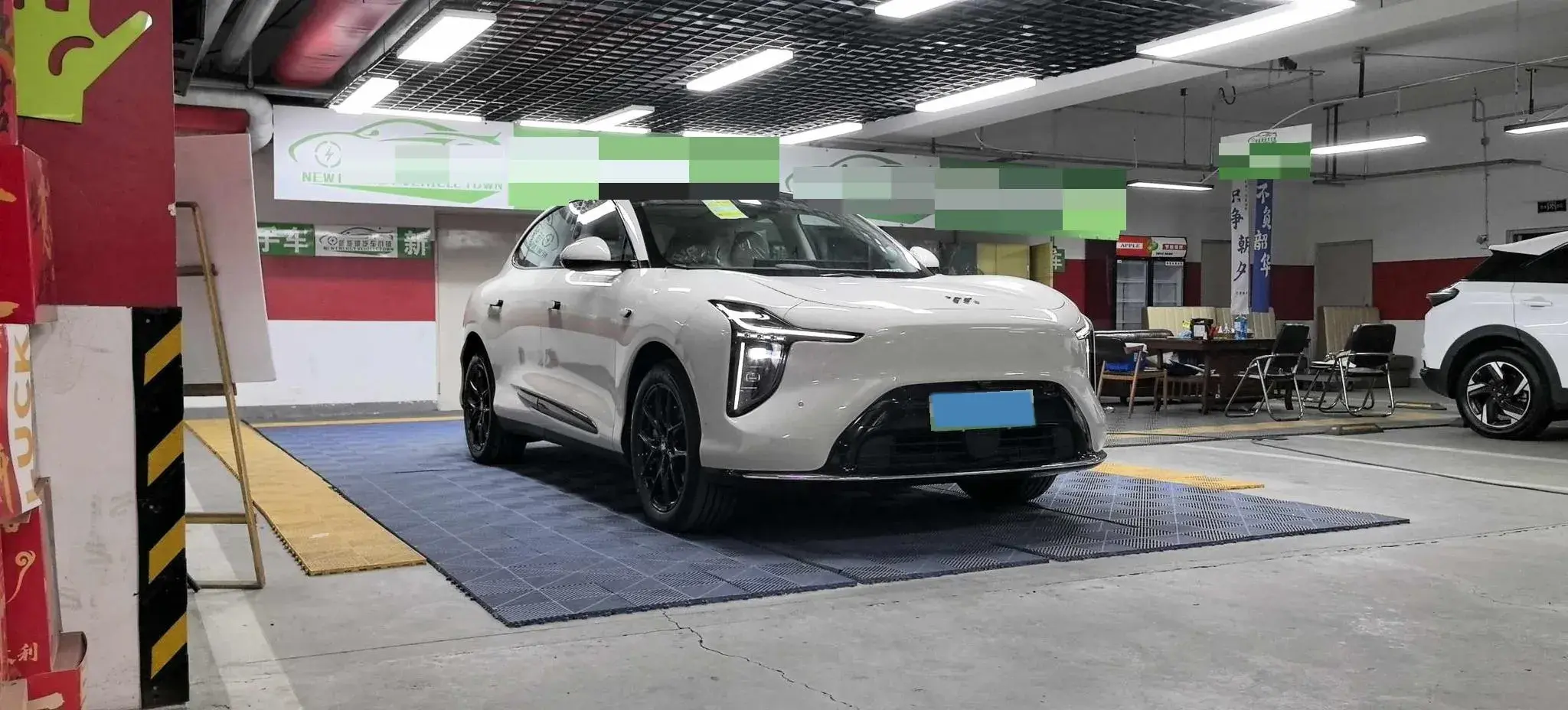 2023 IM LS6 thumbnail 3