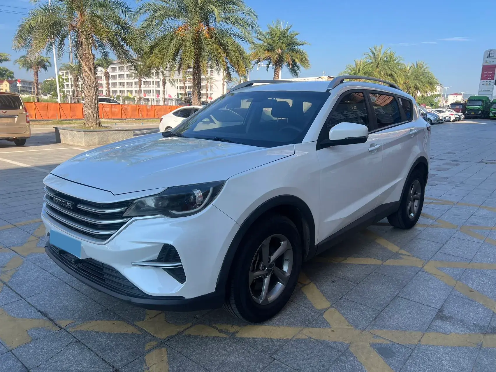 2020 JETOUR X70M view 1