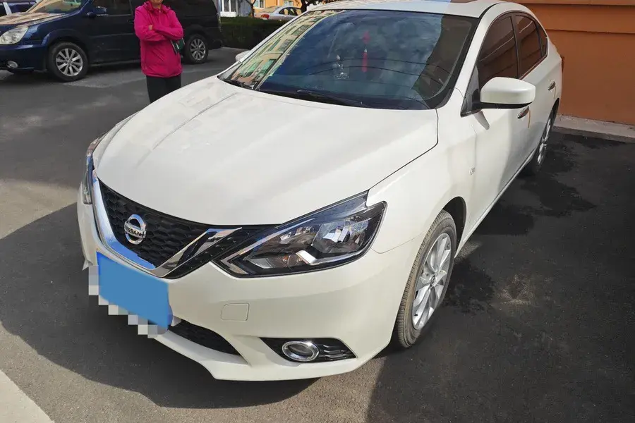 2021 NISSAN SYLPHY view 1