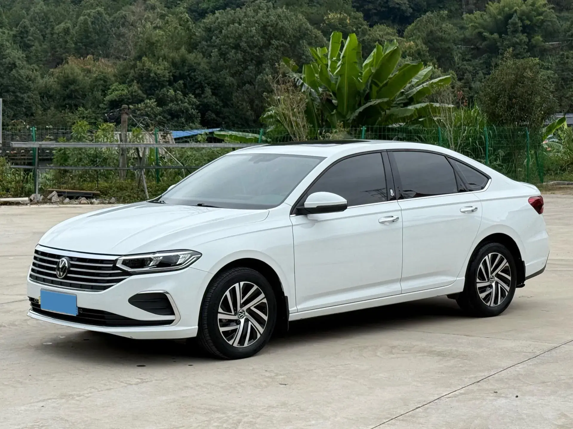 2023 VOLKSWAGEN LAVIDA view 1