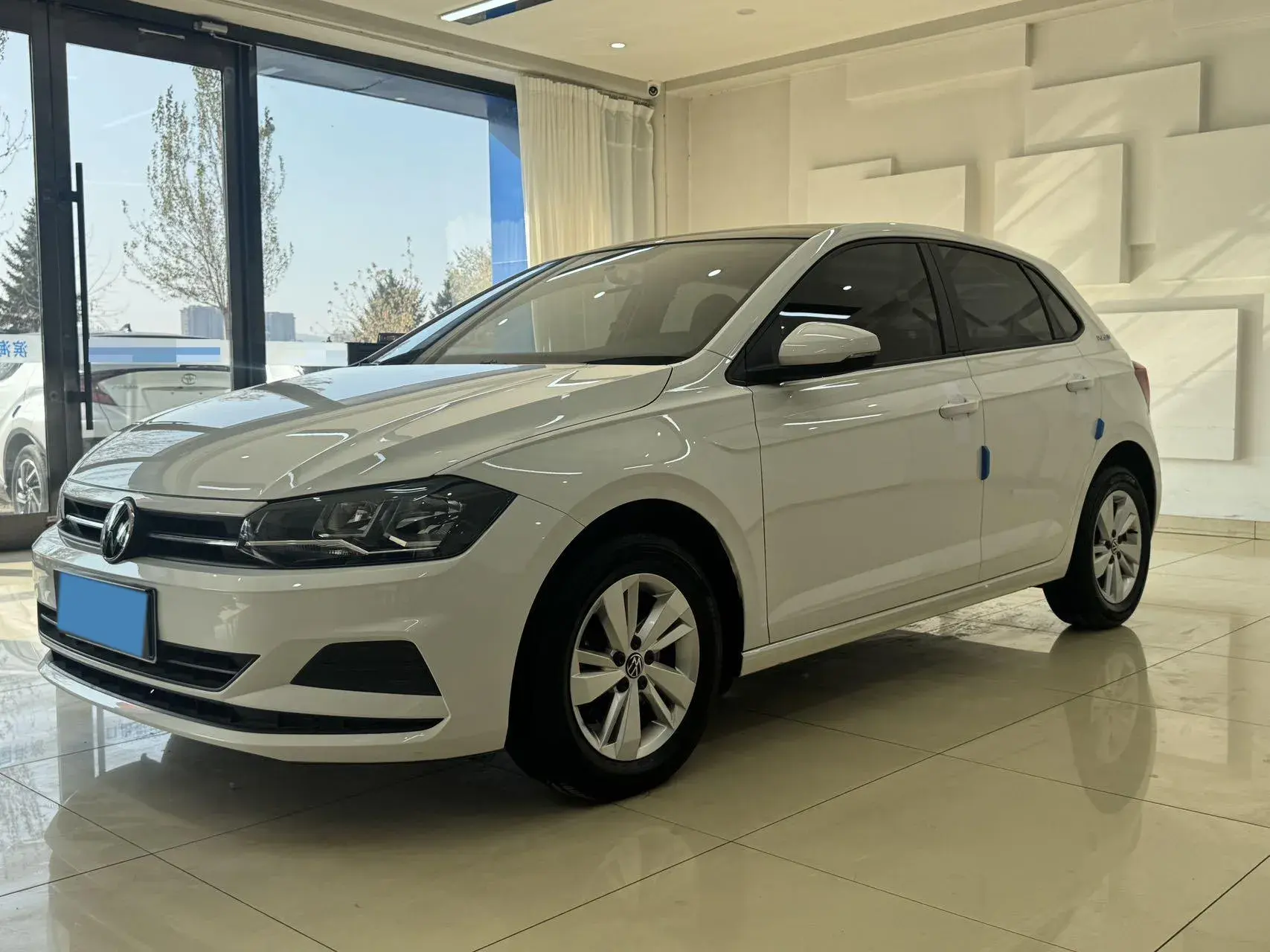 2021 VOLKSWAGEN POLO view 1