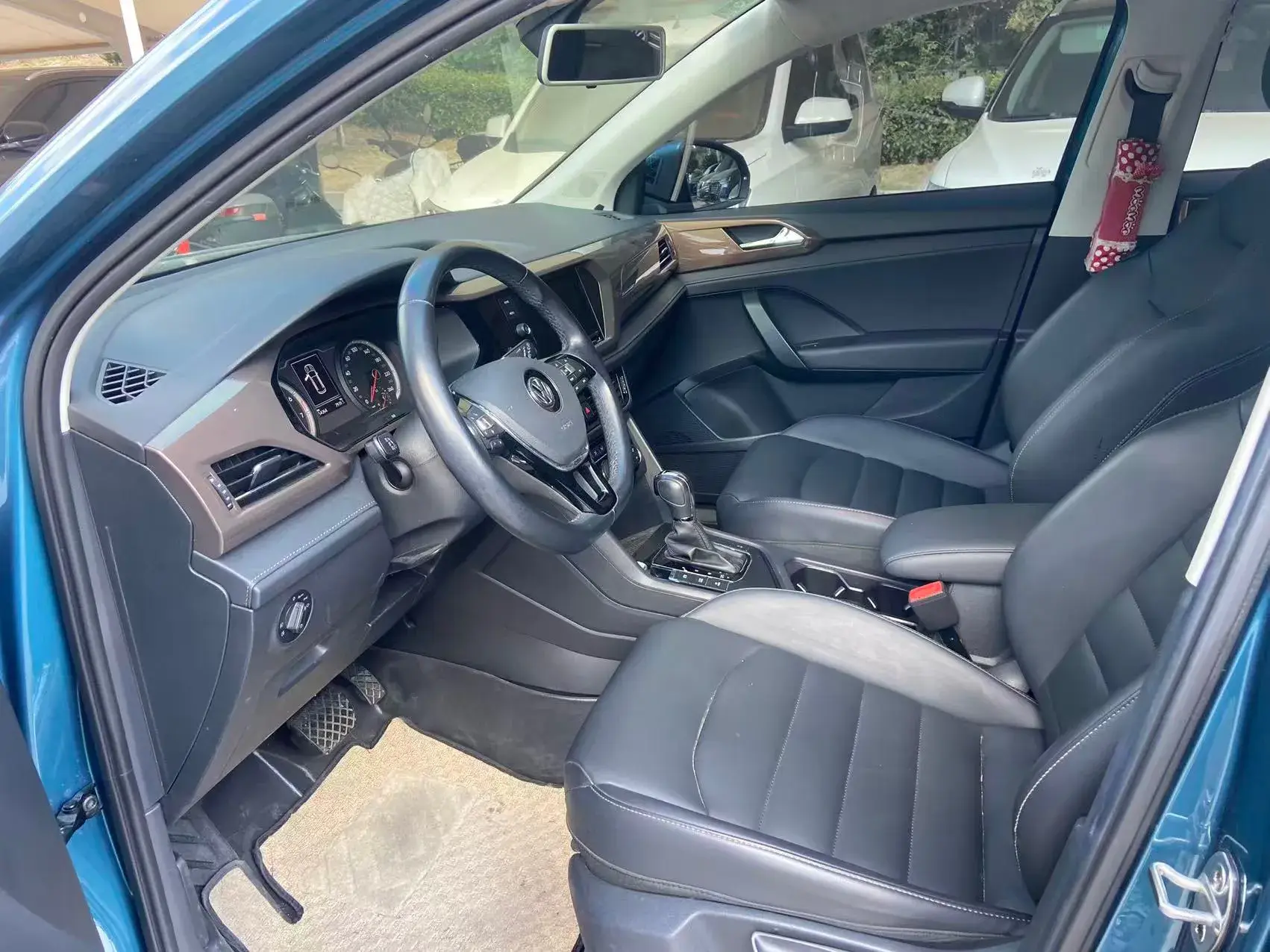 2019 VOLKSWAGEN THARU thumbnail 3