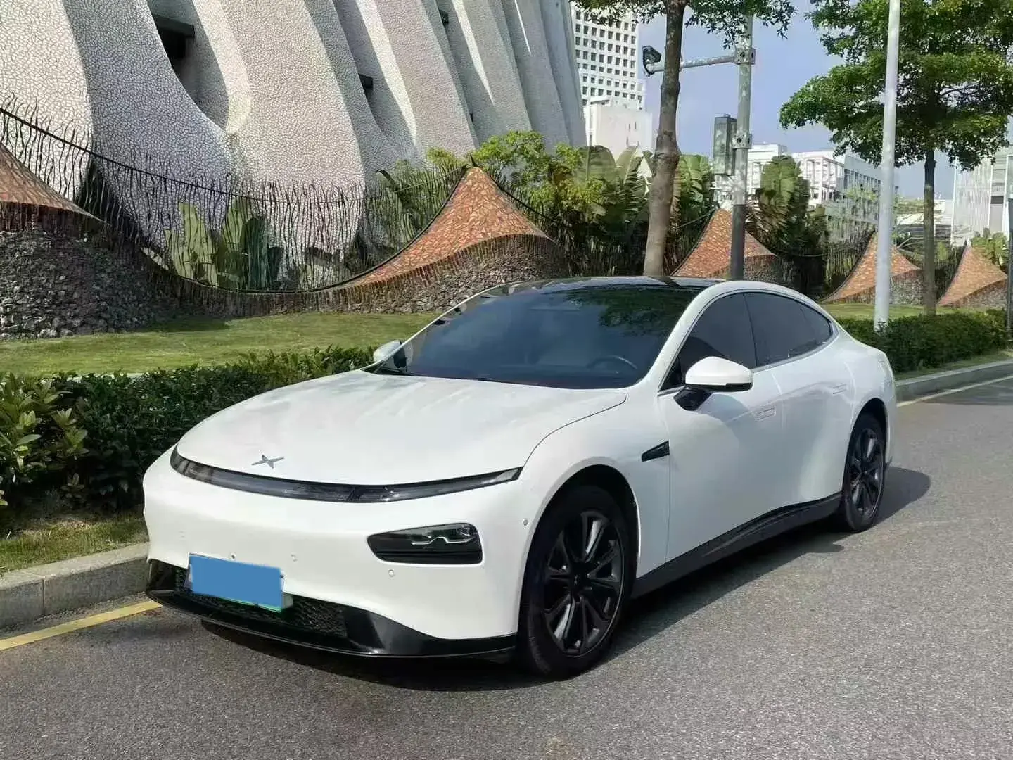 2021 XPENG P7 view 1