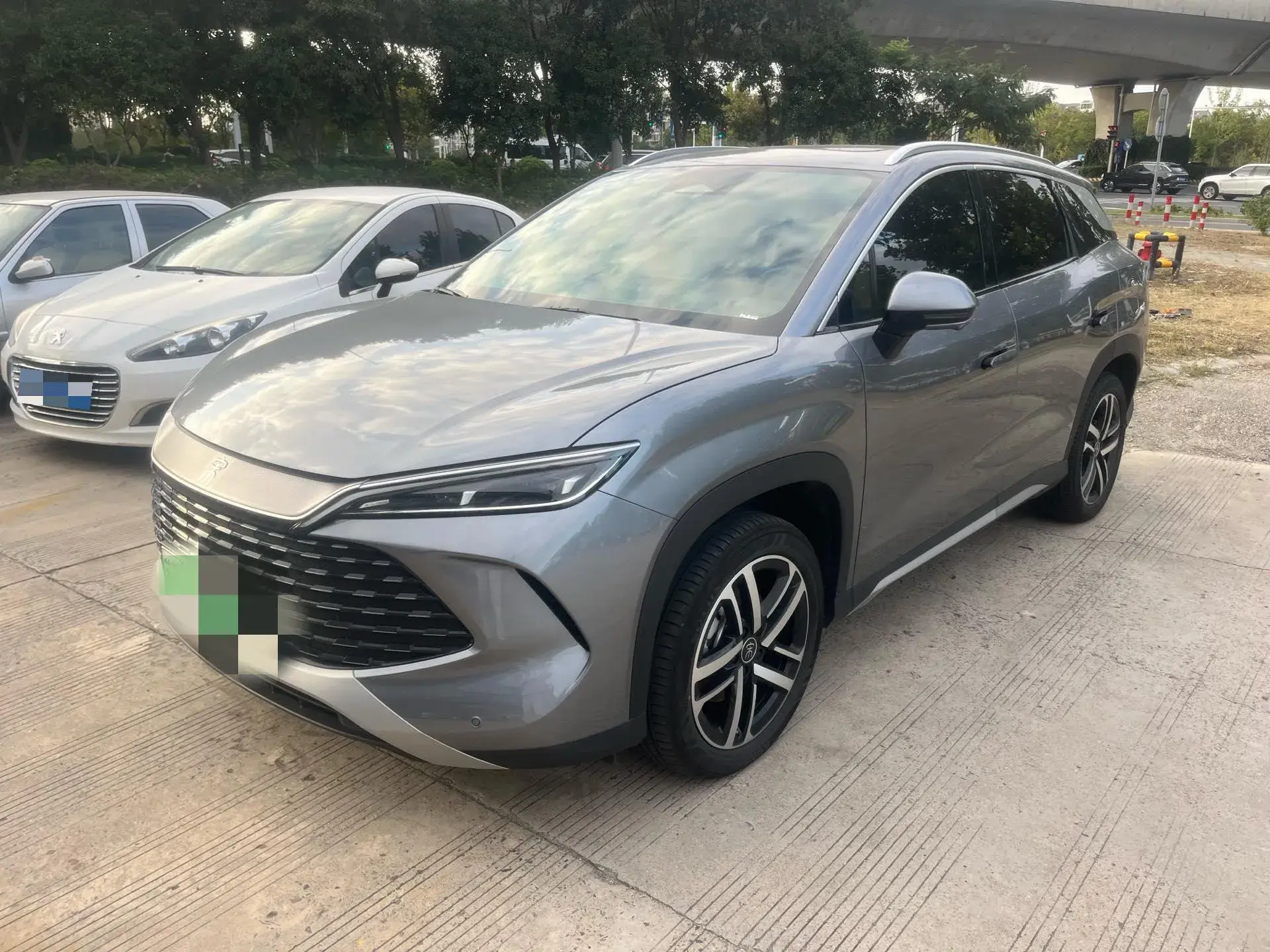 2024 BYD SONGL view 1