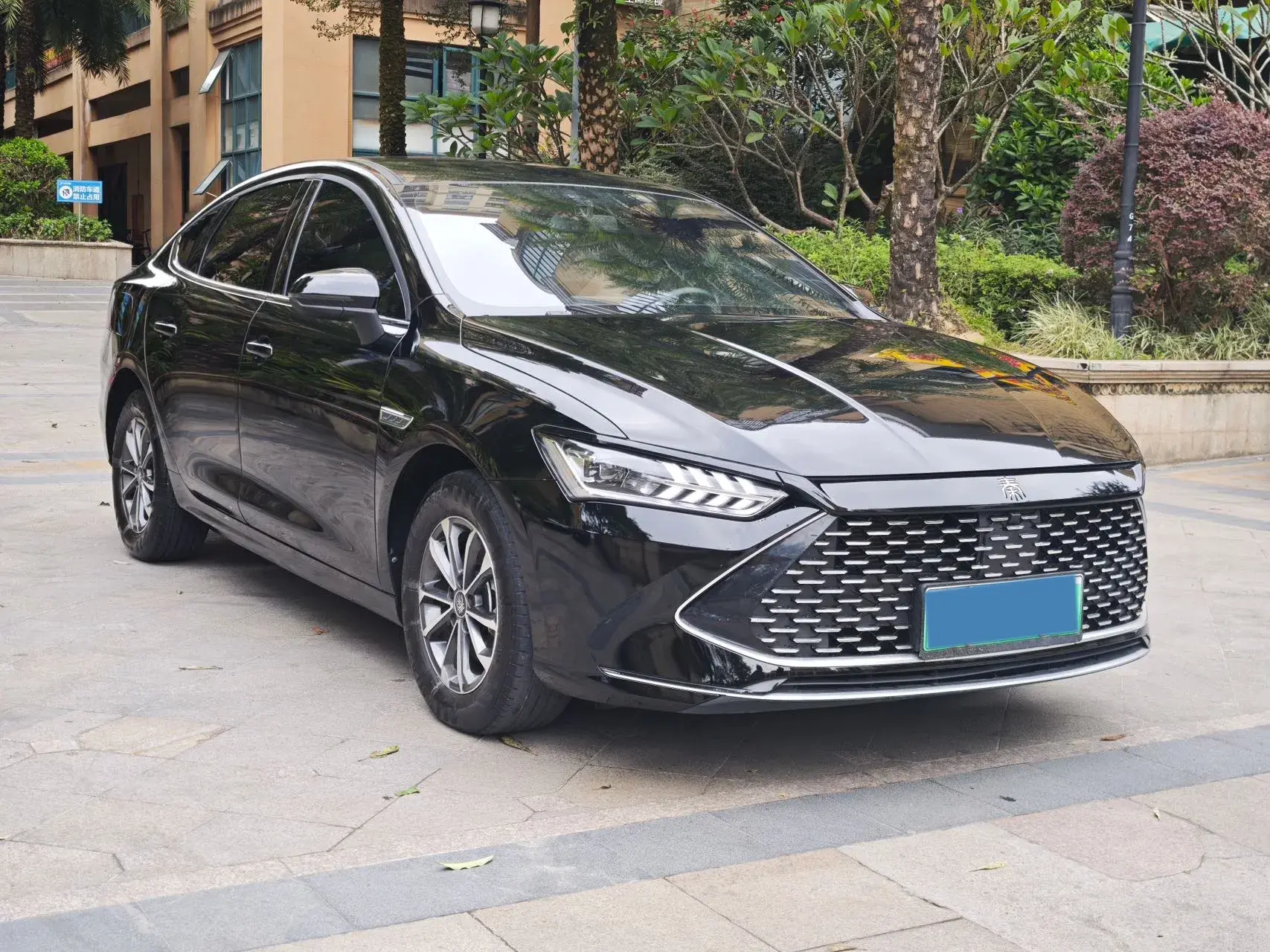 2023 BYD QIN thumbnail 3