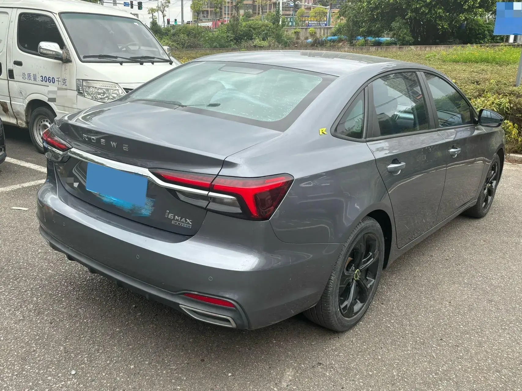 2020 ROEWE I6 thumbnail 4