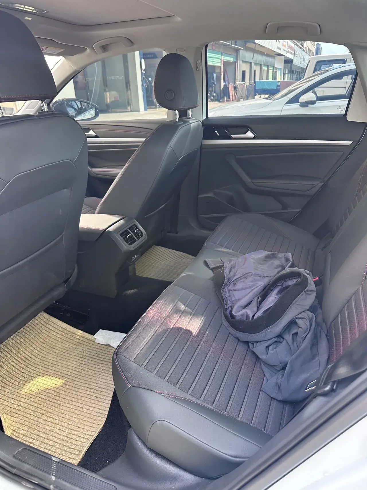 2024 VOLKSWAGEN LAVIDA thumbnail 3