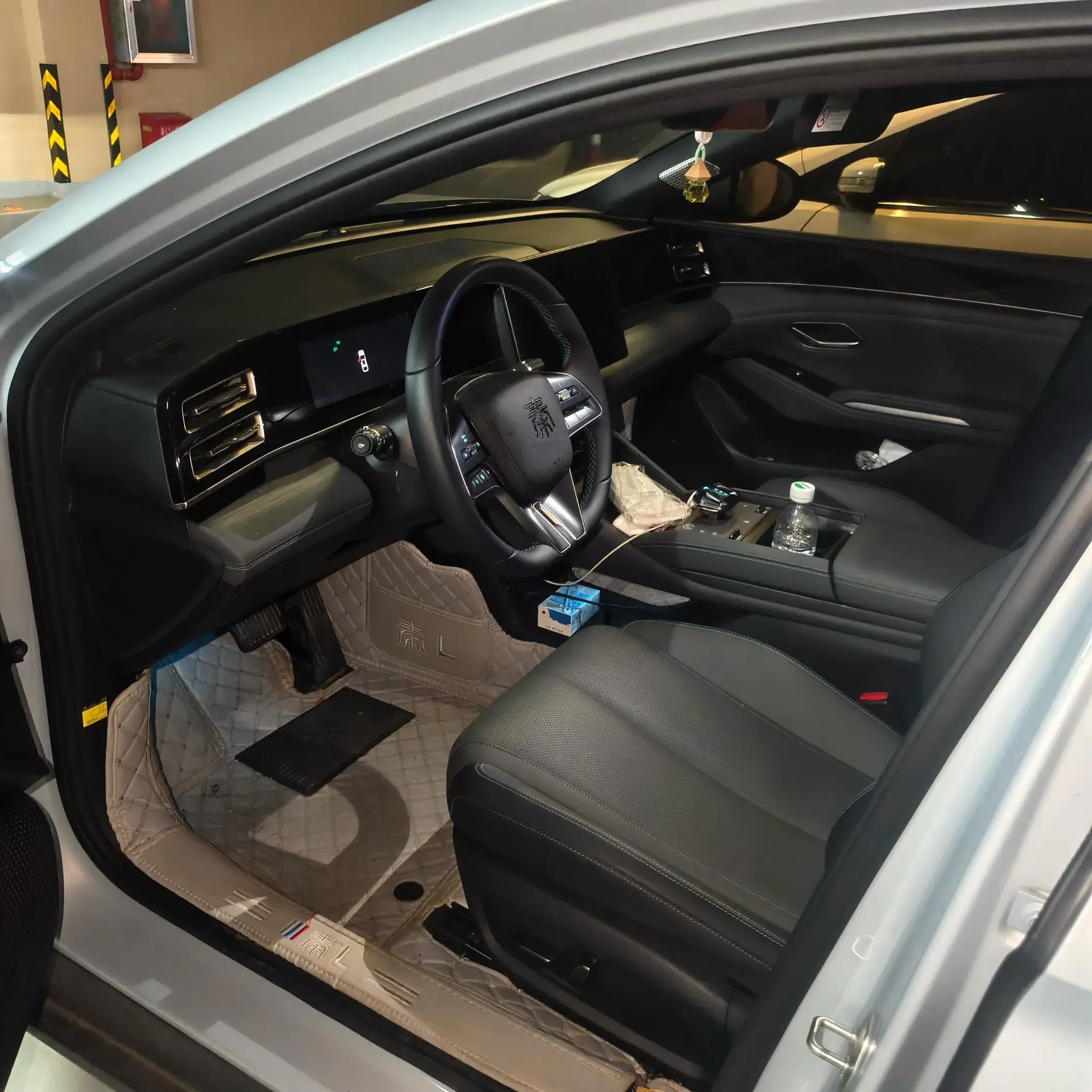 2024 BYD QINL thumbnail 3