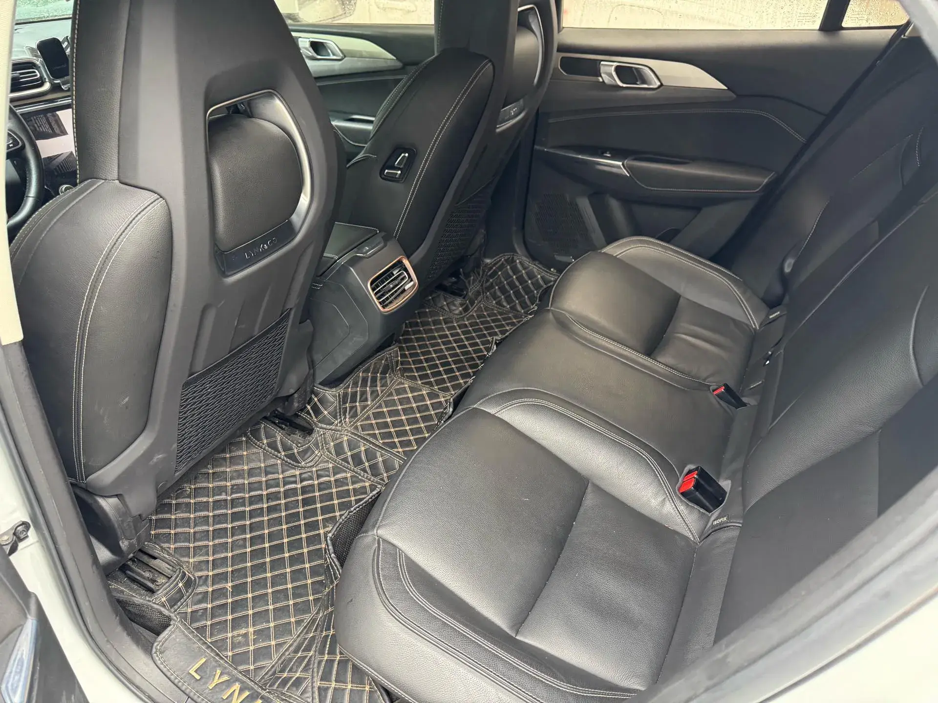 2018 LYNK&CO 03 thumbnail 3