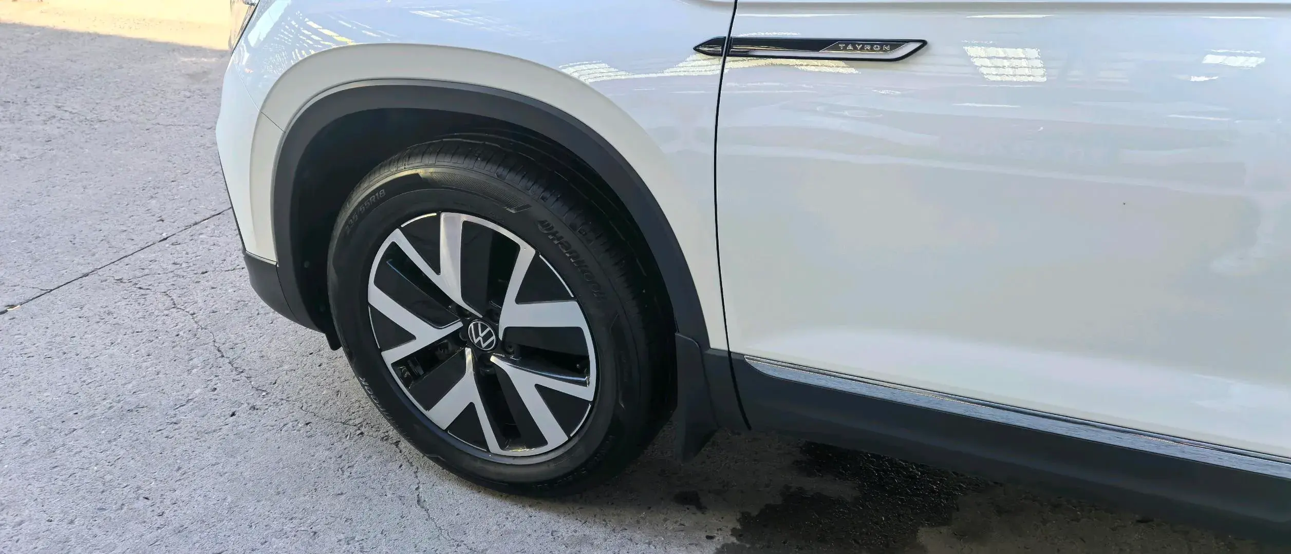 2022 VOLKSWAGEN TAYRON thumbnail 3