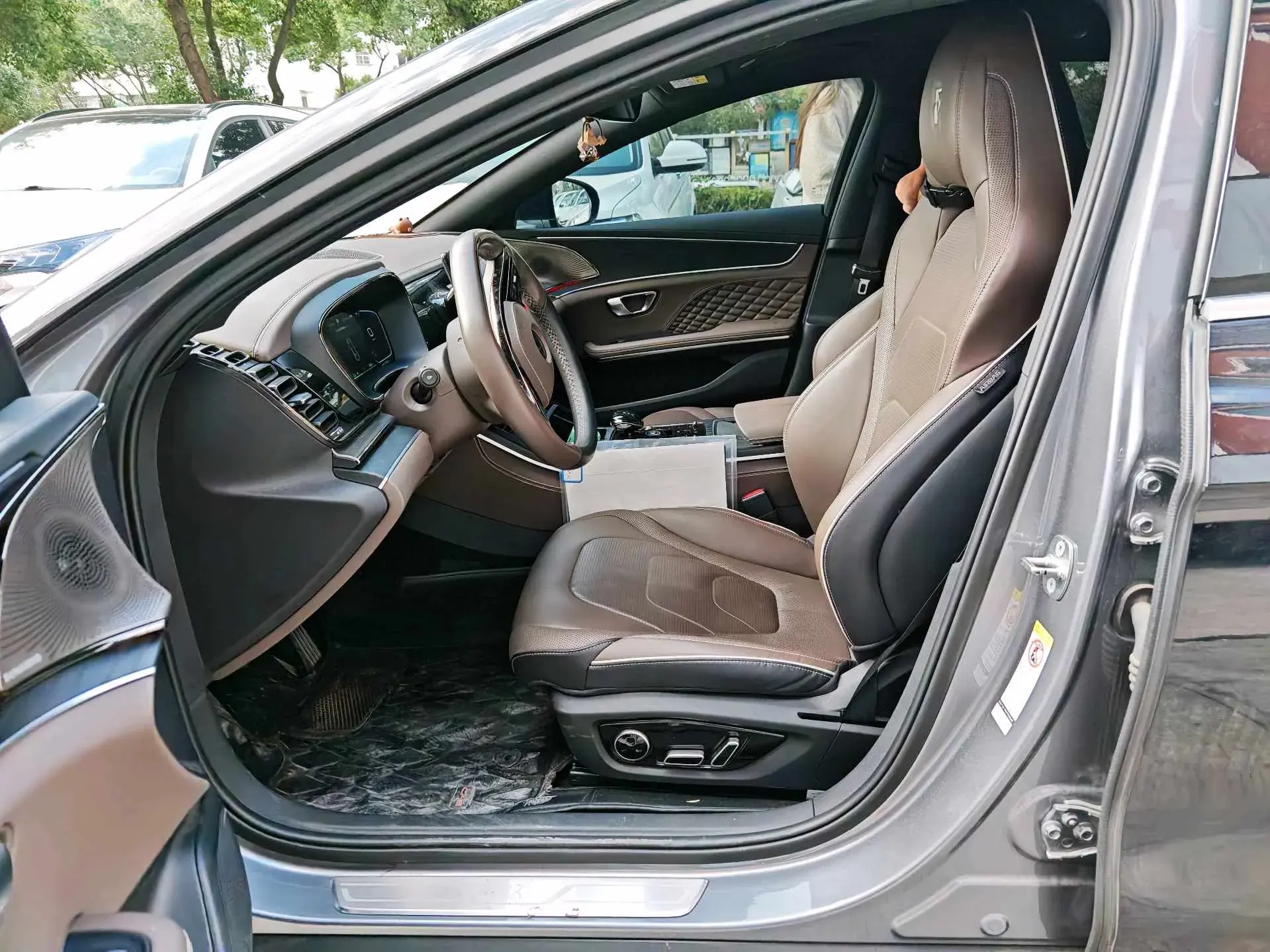 2022 BYD HAN thumbnail 3