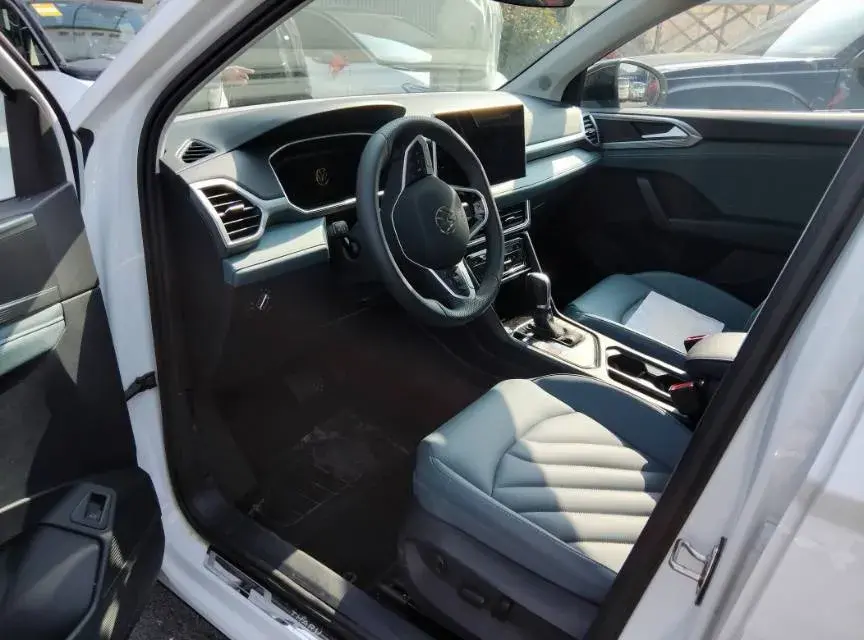 2024 VOLKSWAGEN THARU thumbnail 4