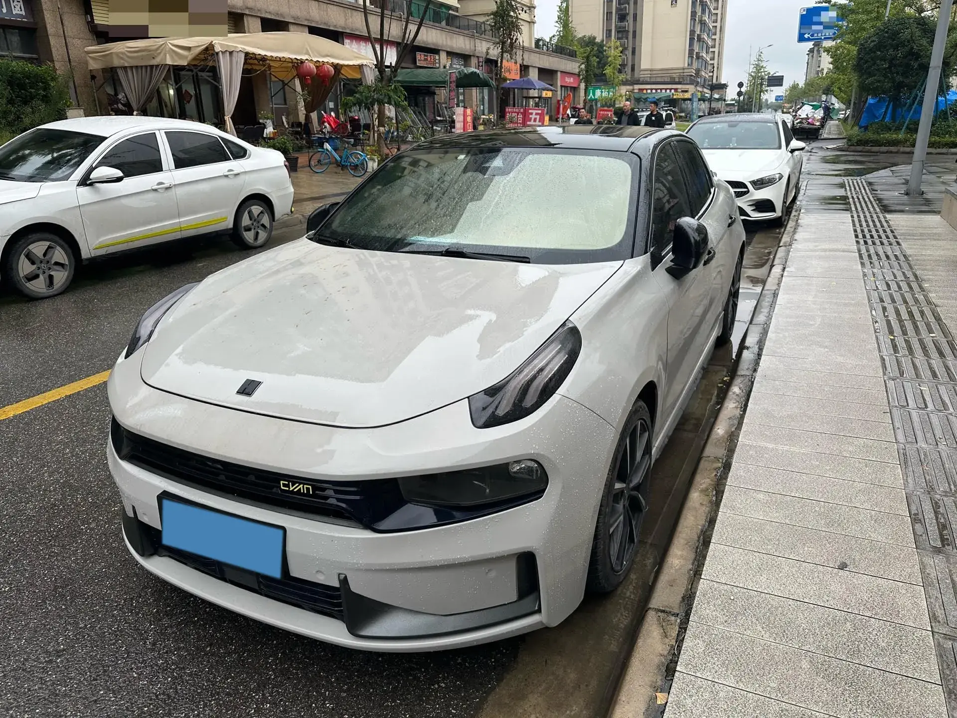 2019 LYNK&CO 03 view 1