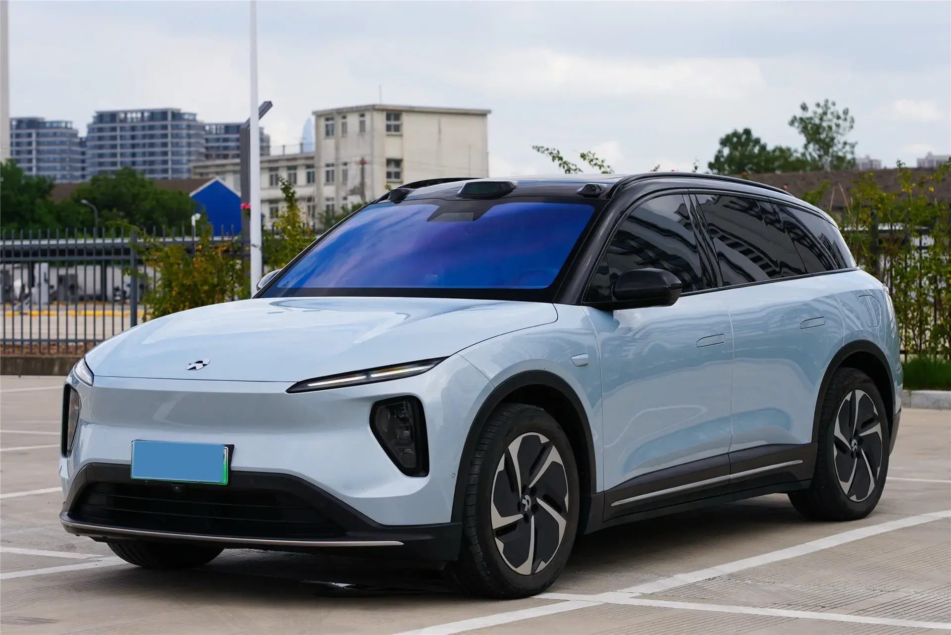 2023 NIO ES6 view 1