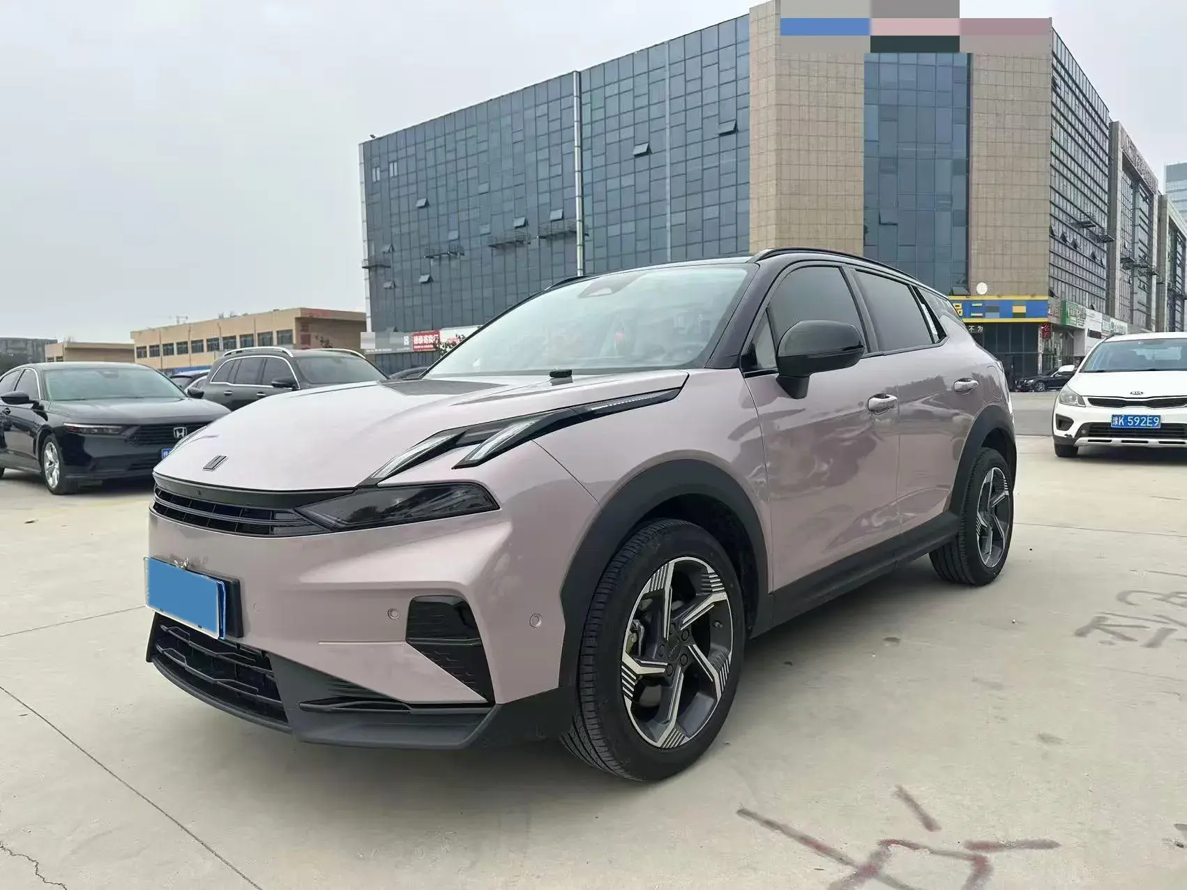 2023 LYNK&CO 06 view 1