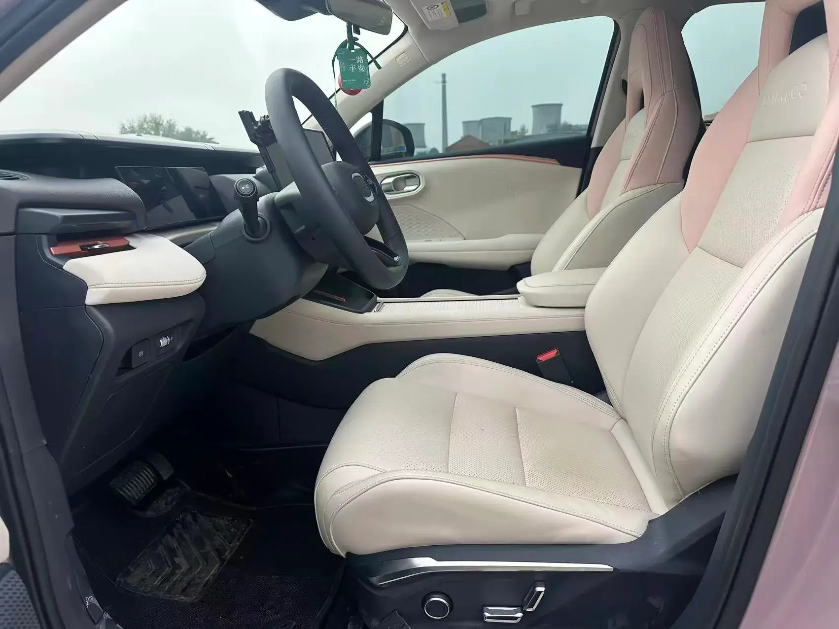 2023 LYNK&CO 06 thumbnail 4