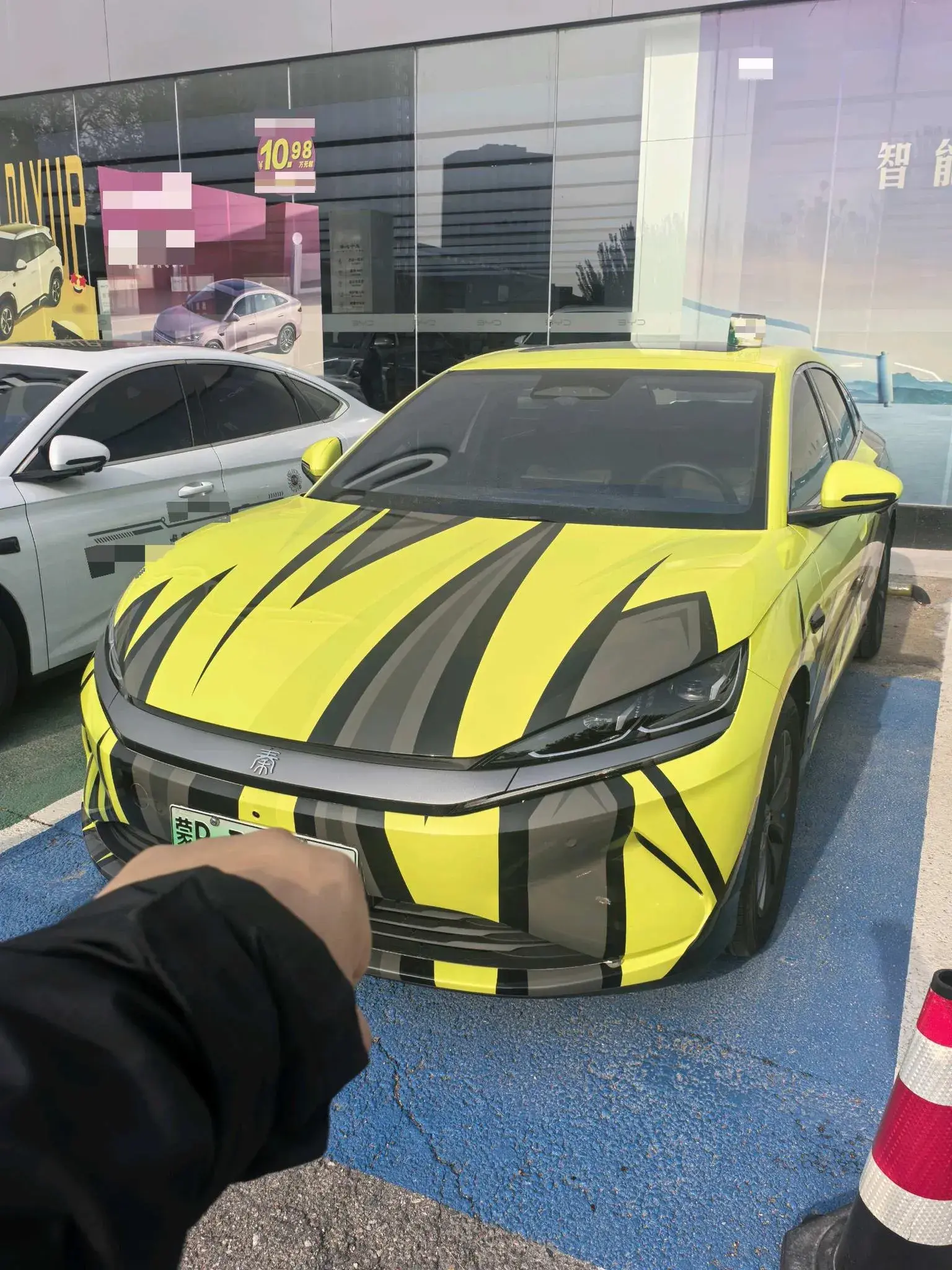 2025 BYD QINL view 1