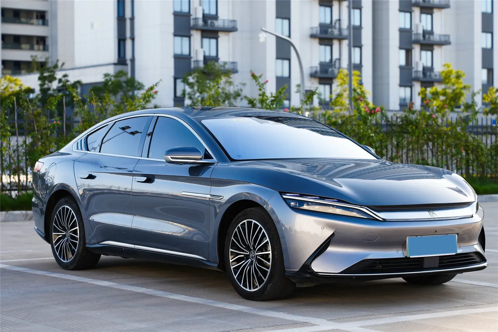 2020 BYD HAN thumbnail 3