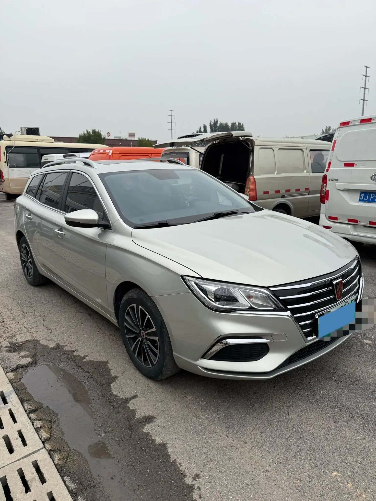 2018 ROEWE EI5 thumbnail 3