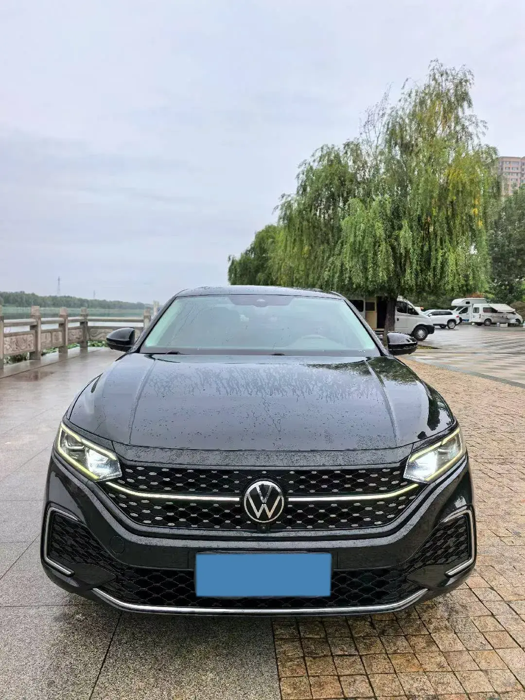 2023 VOLKSWAGEN PASSAT thumbnail 2