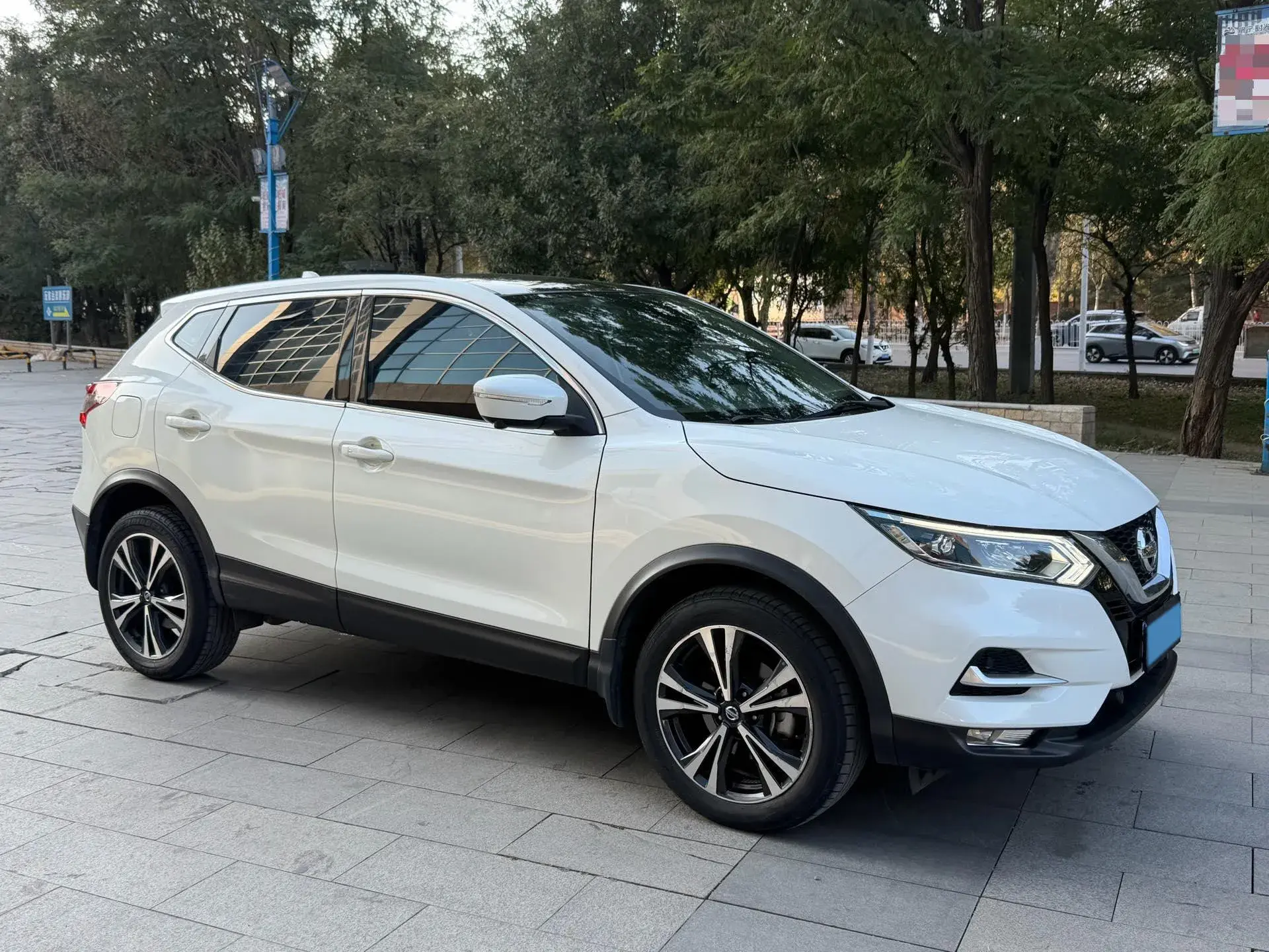2021 NISSAN QASHQAI thumbnail 3