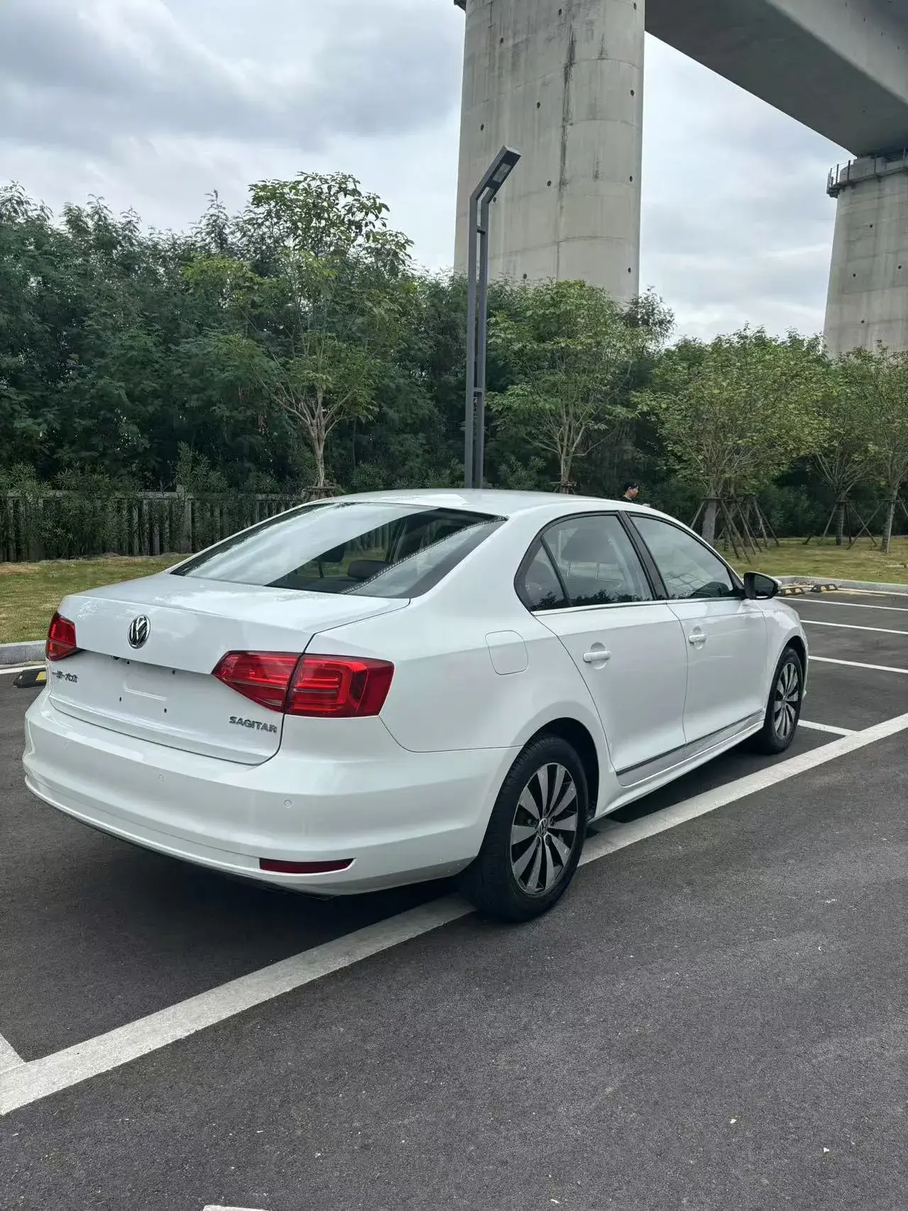 2018 VOLKSWAGEN SAGITAR thumbnail 4