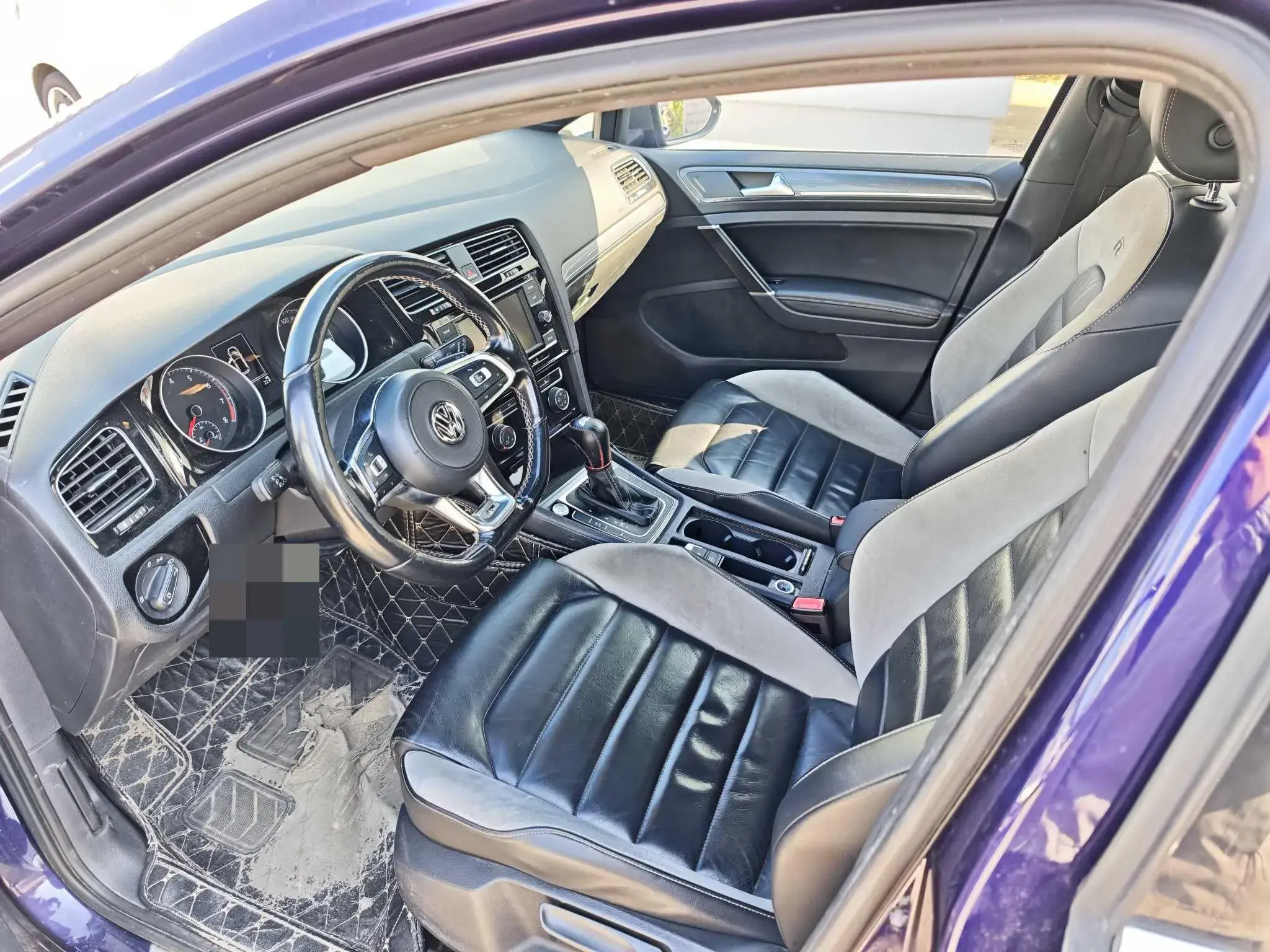 2018 VOLKSWAGEN GOLF thumbnail 3