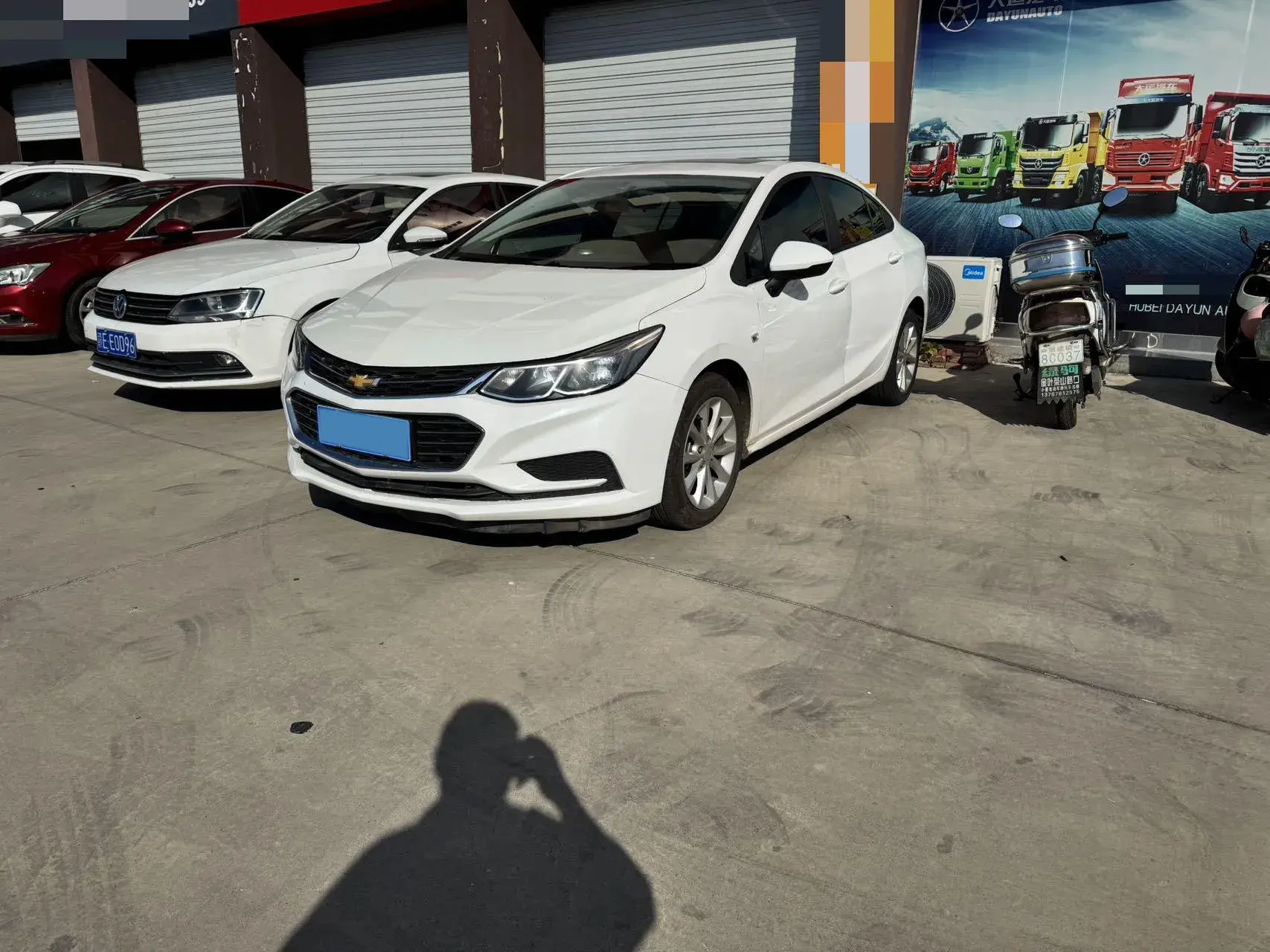 2018 CHEVROLET CRUZE view 1