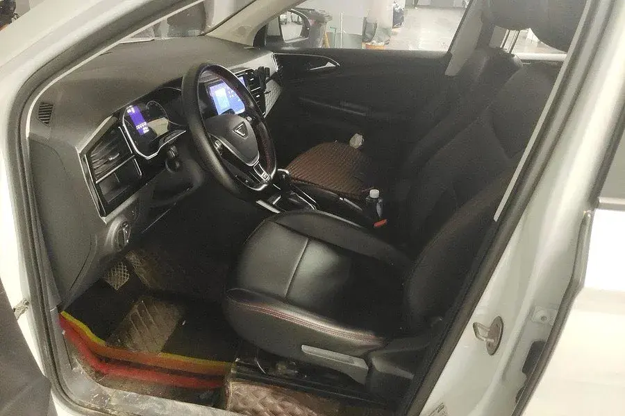 2019 JETTA VS5 thumbnail 2