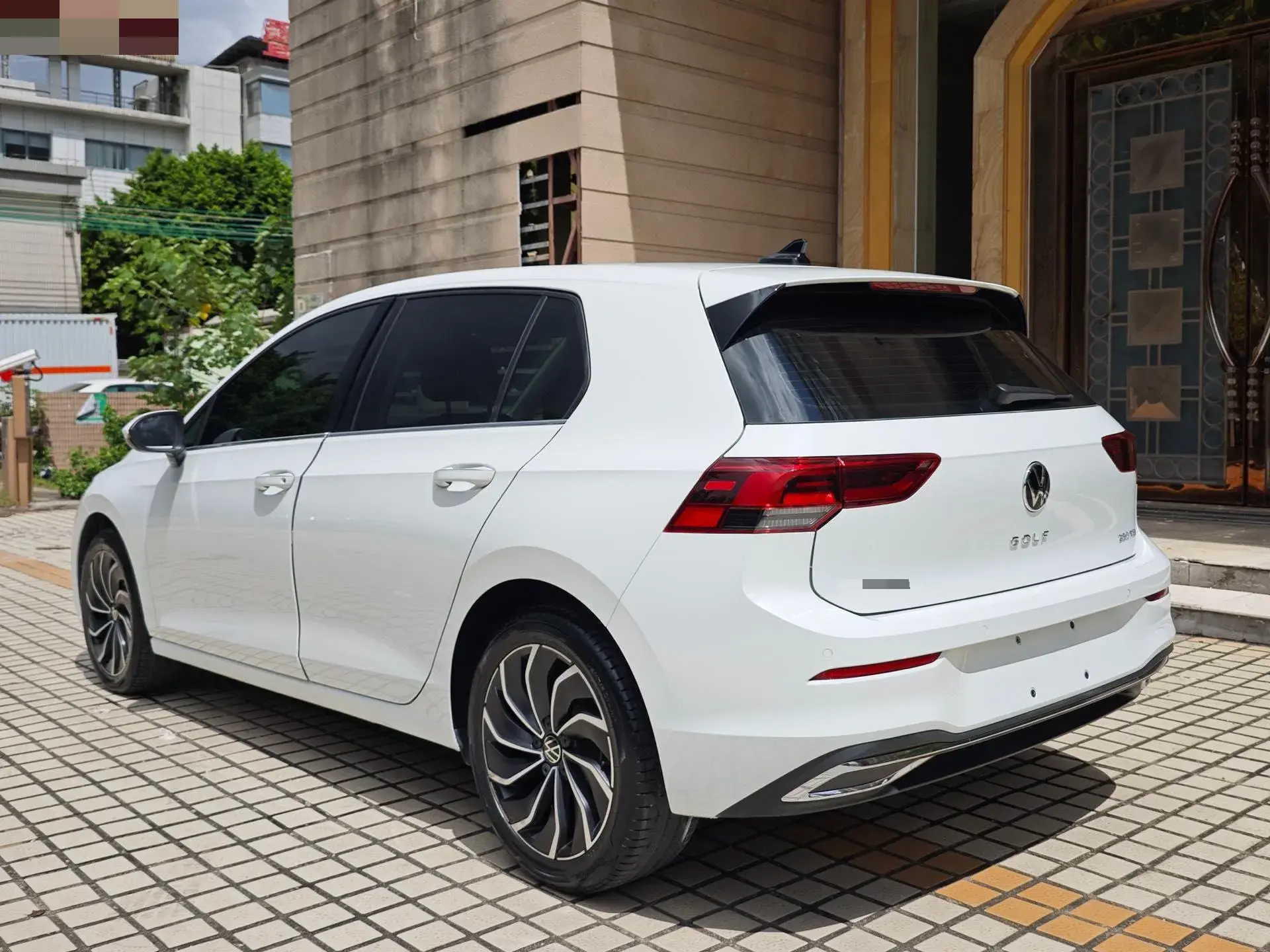 2021 VOLKSWAGEN GOLF thumbnail 3