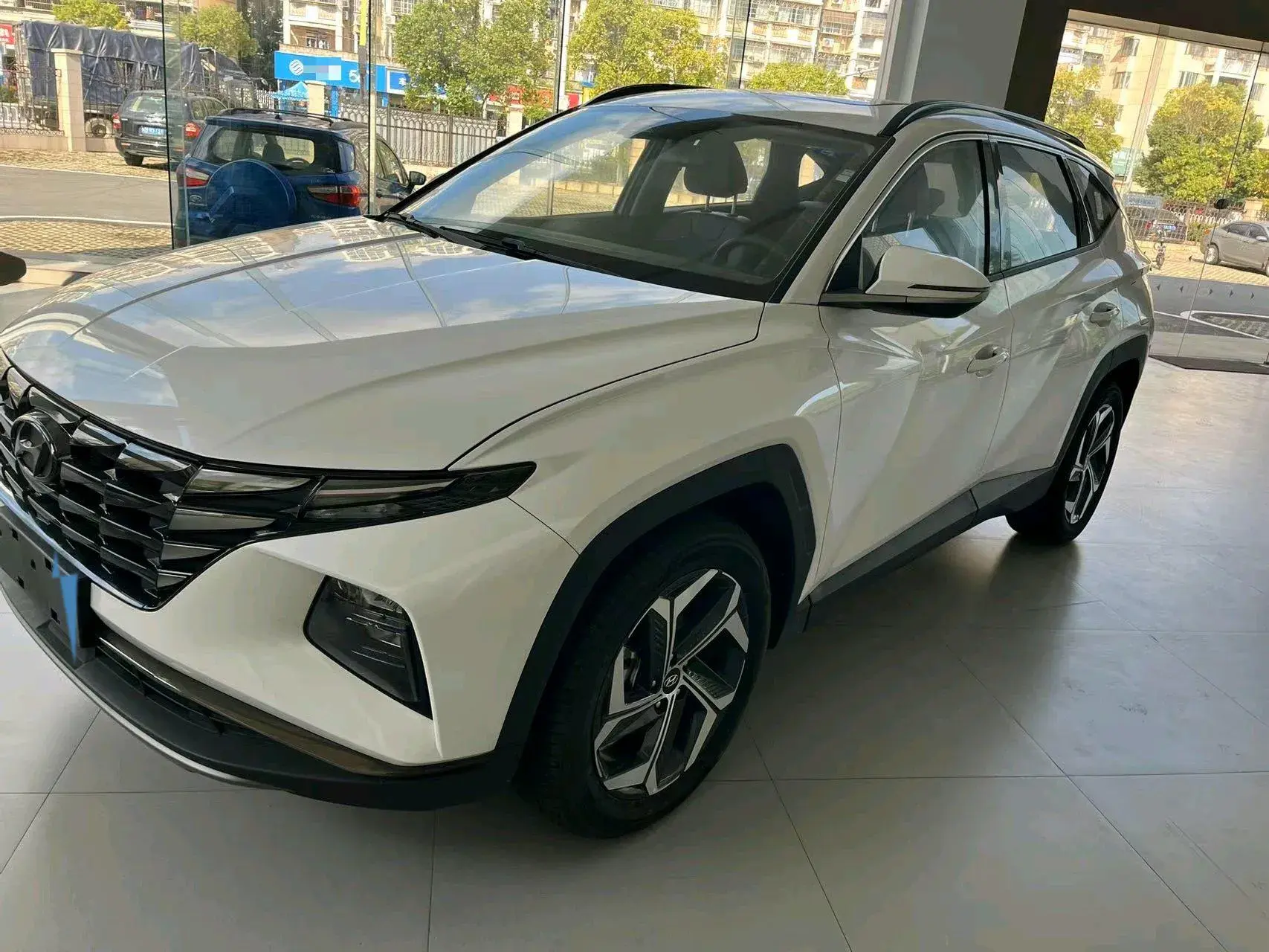 2023 HYUNDAI TUCSON view 1