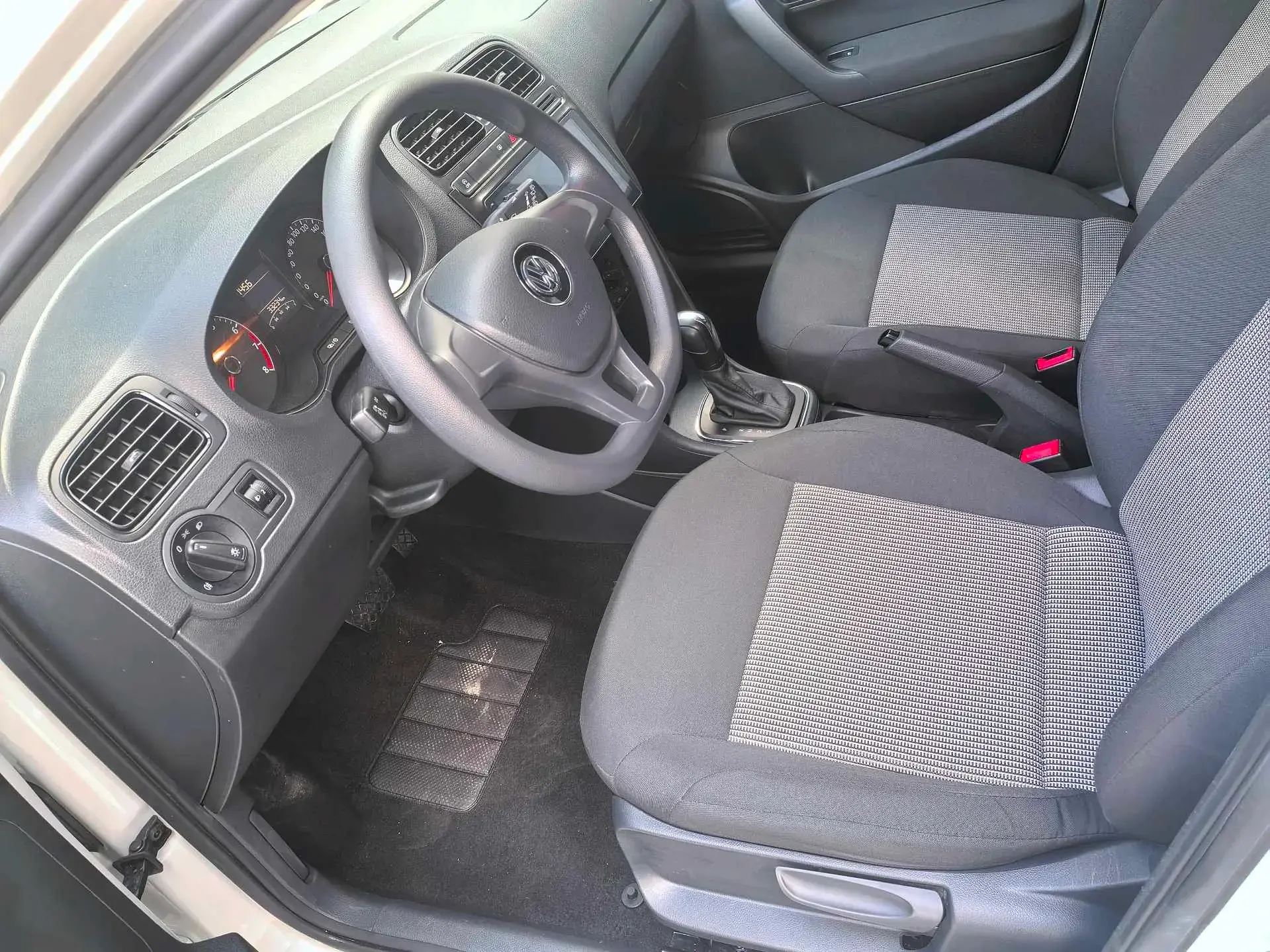 2018 VOLKSWAGEN POLO thumbnail 4