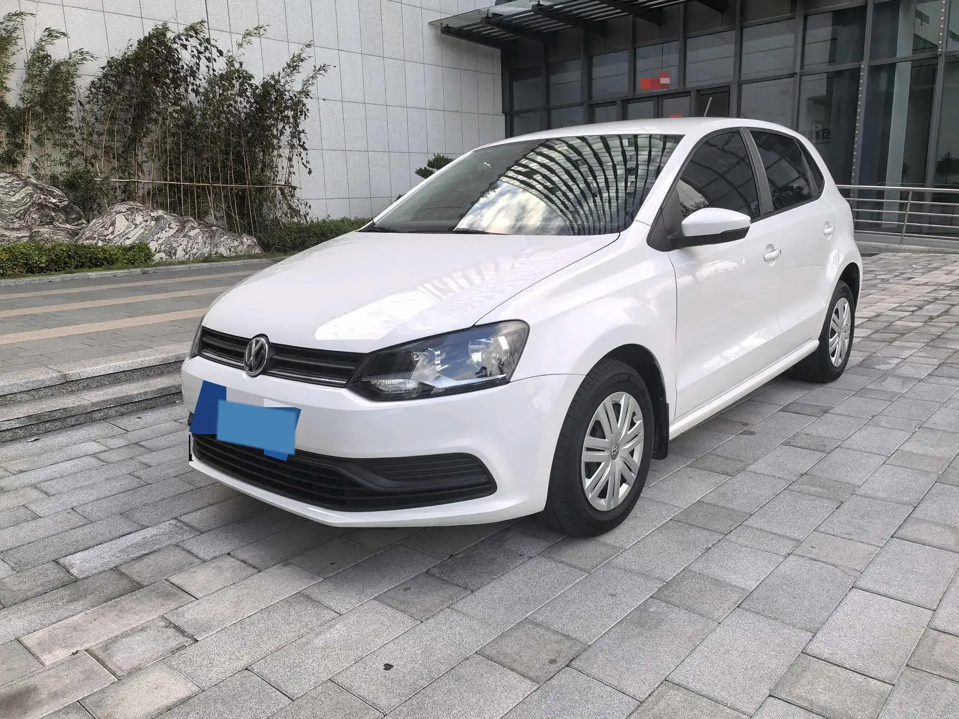 2018 VOLKSWAGEN POLO view 1