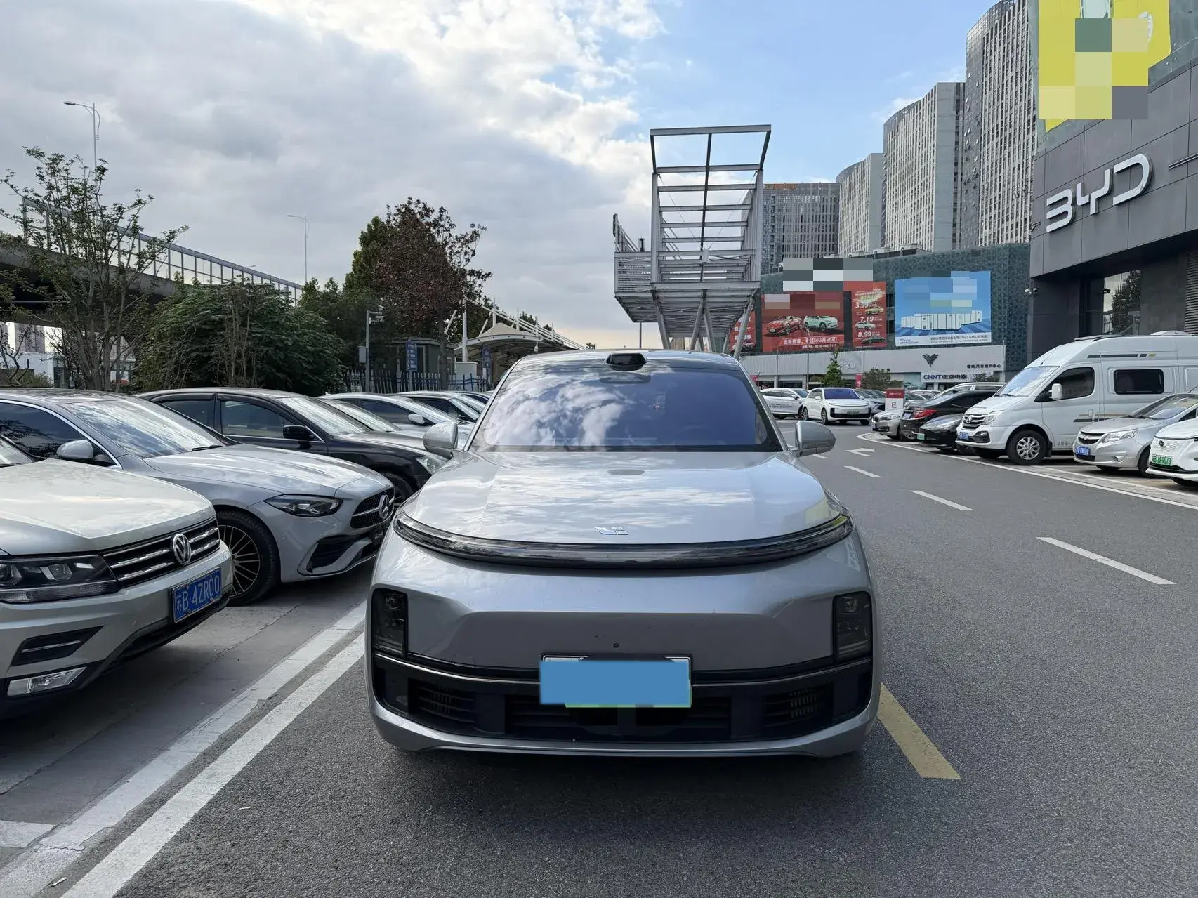 2022 LI L9 thumbnail 2