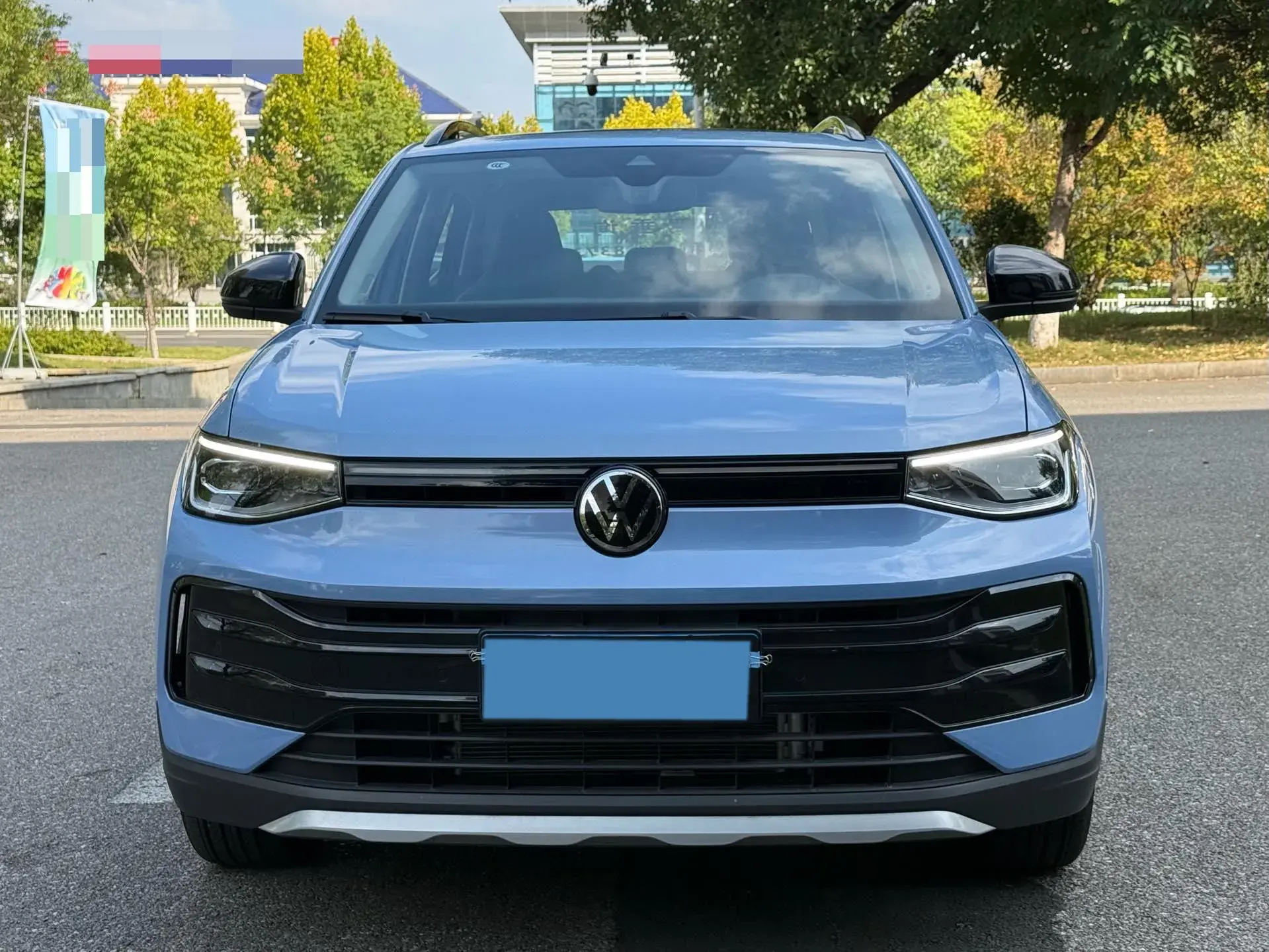 2025 VOLKSWAGEN THARU thumbnail 3