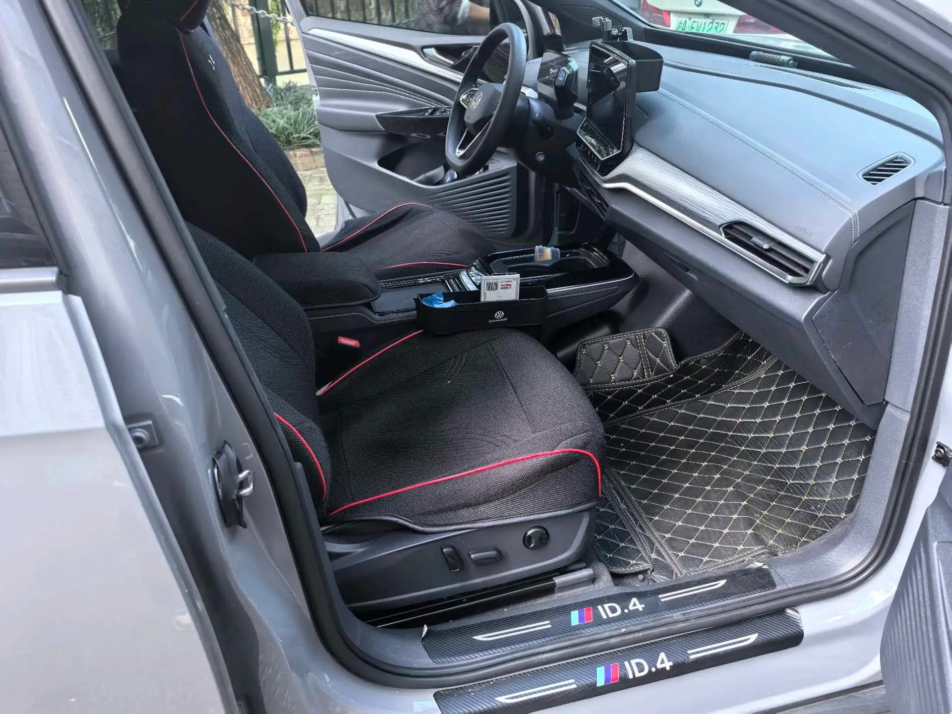 2022 VOLKSWAGEN ID.4 thumbnail 4