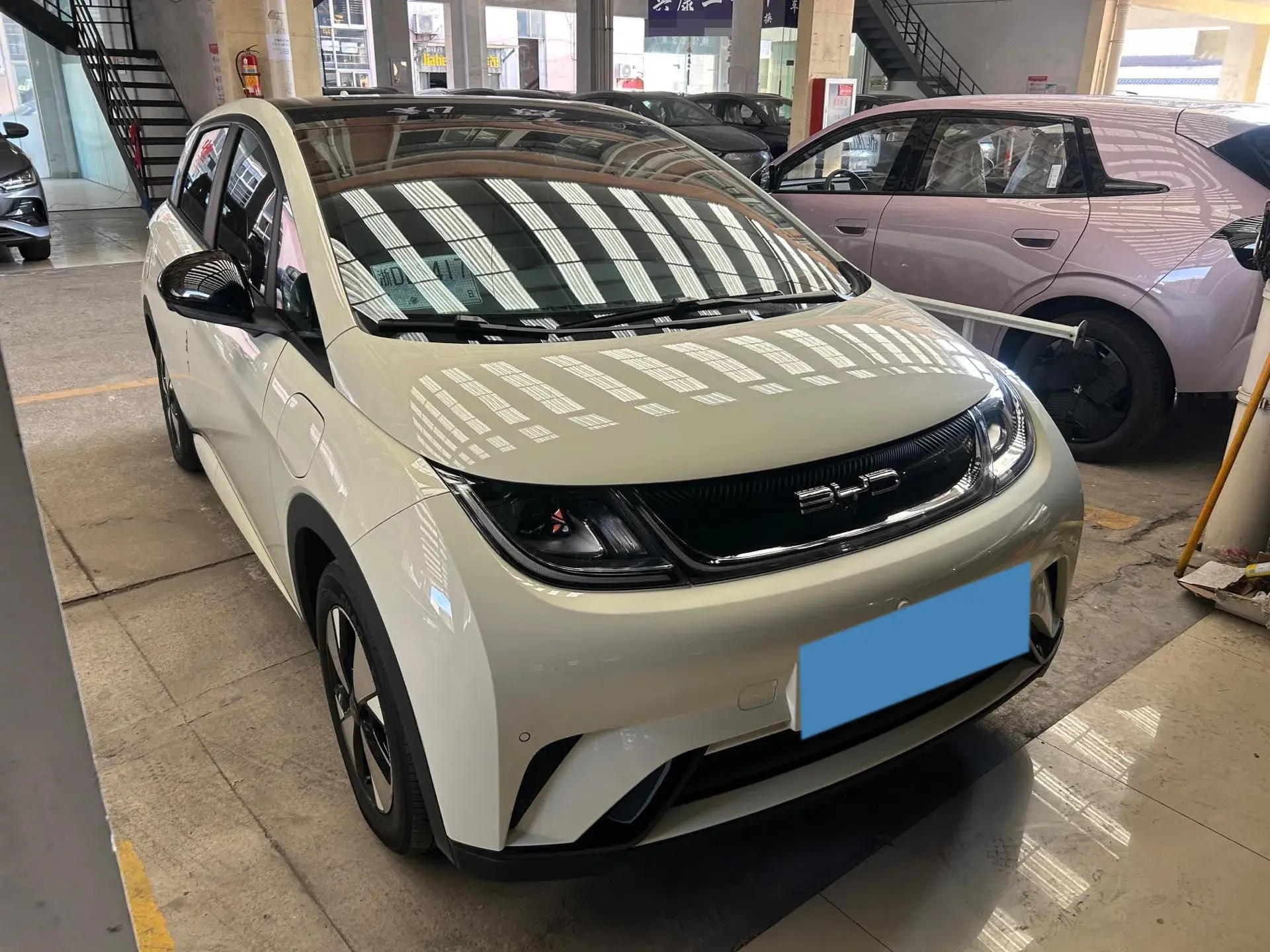 2023 BYD DOLPHIN thumbnail 3