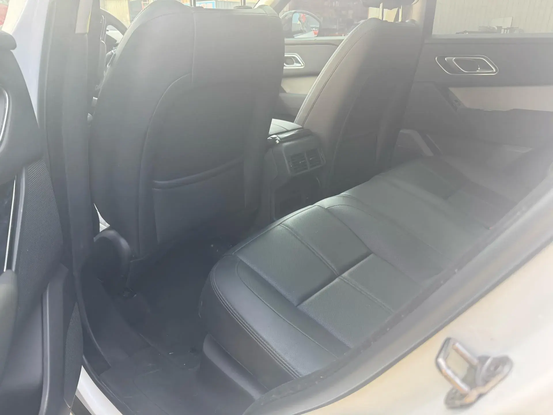 2024 LAND ROVER thumbnail 4