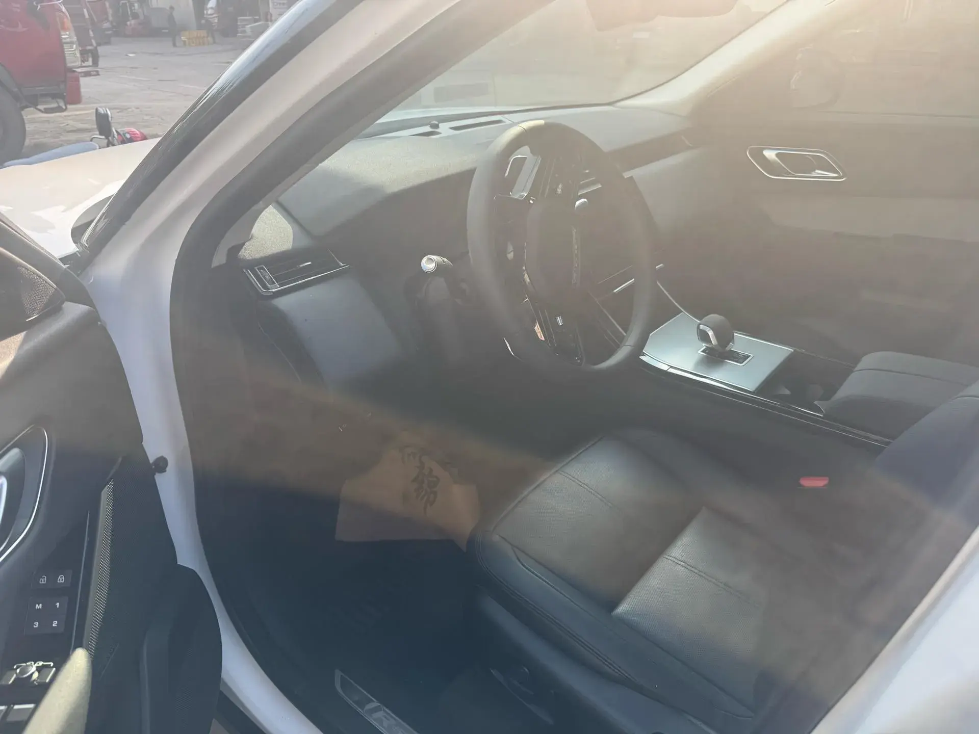 2024 LAND ROVER thumbnail 2