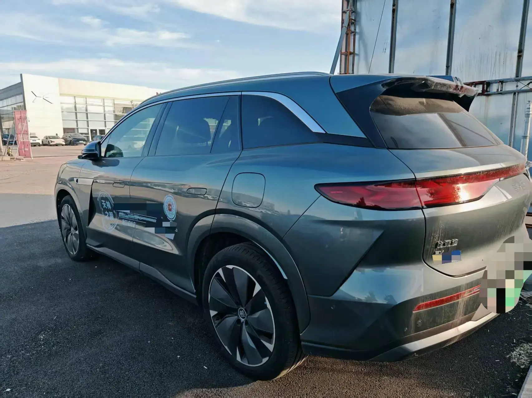 2025 BYD TANGL thumbnail 3