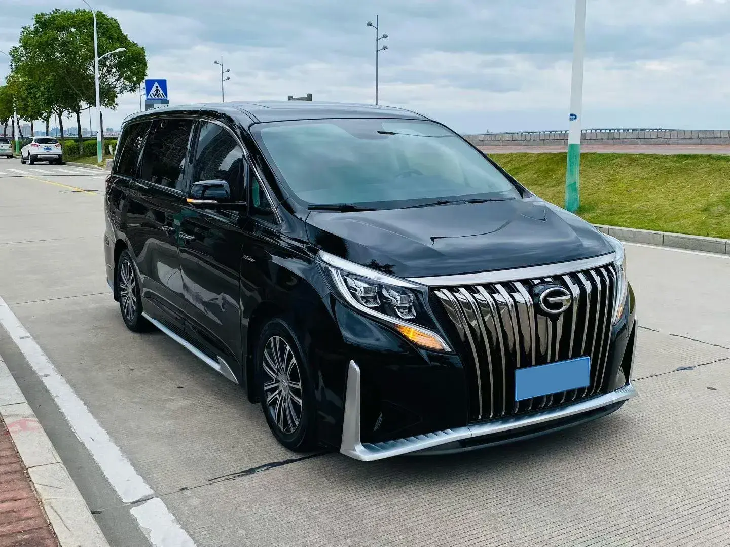 2021 GAC TRUMPCHI thumbnail 3