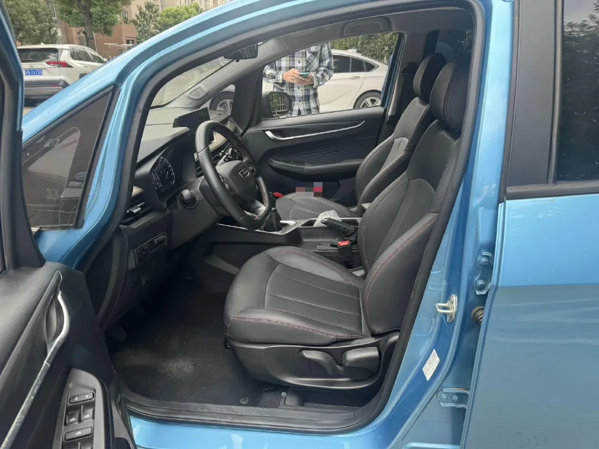 2021 Geely Vision X3 1.5L 109HP L4 5MT,autocango,china used car exporter,china ev exporter,chinese used car exporter,chinese used ev exporter