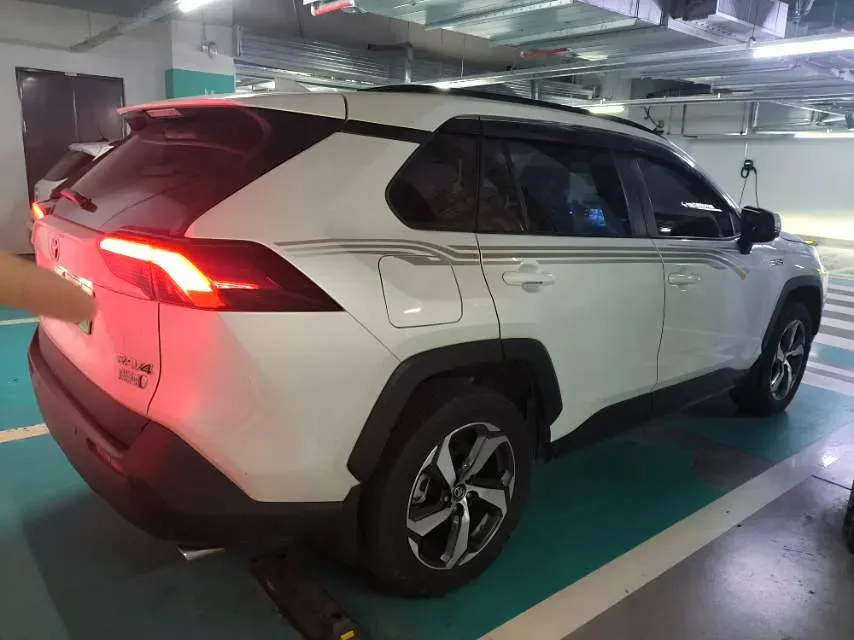 2022 Toyota RAV4 Hybird E+ 2.5L 180HP L4 E-CVT PHEV 15.984KWH,autocango,china used car exporter,china ev exporter,chinese used car exporter,chinese used ev exporter