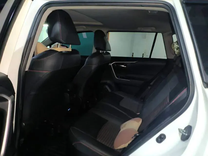 2022 Toyota RAV4 Hybird E+ 2.5L 180HP L4 E-CVT PHEV 15.984KWH,autocango,china used car exporter,china ev exporter,chinese used car exporter,chinese used ev exporter