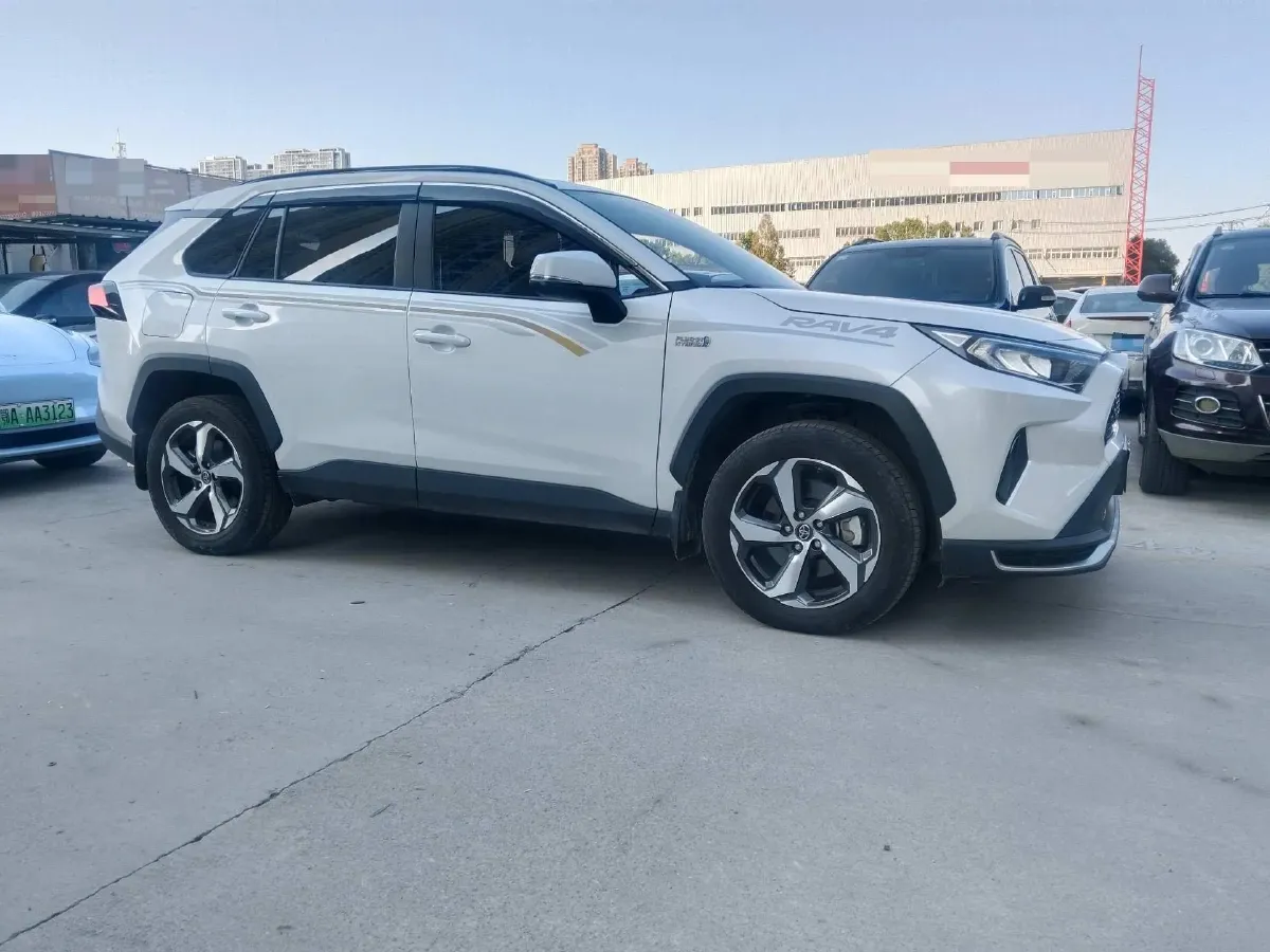 2022 Toyota RAV4 Hybird E+ 2.5L 180HP L4 E-CVT PHEV 15.984KWH,autocango,china used car exporter,china ev exporter,chinese used car exporter,chinese used ev exporter