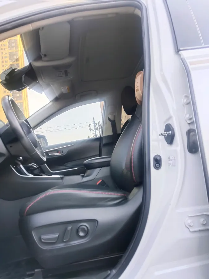 2022 Toyota RAV4 Hybird E+ 2.5L 180HP L4 E-CVT PHEV 15.984KWH,autocango,china used car exporter,china ev exporter,chinese used car exporter,chinese used ev exporter