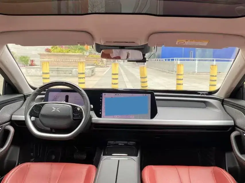 2020 XPENG P7 thumbnail 4