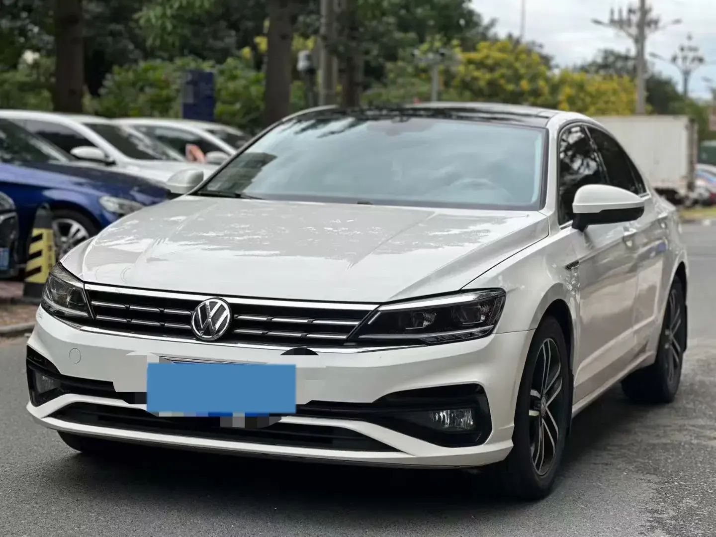 2019 VOLKSWAGEN LAMANDO view 1